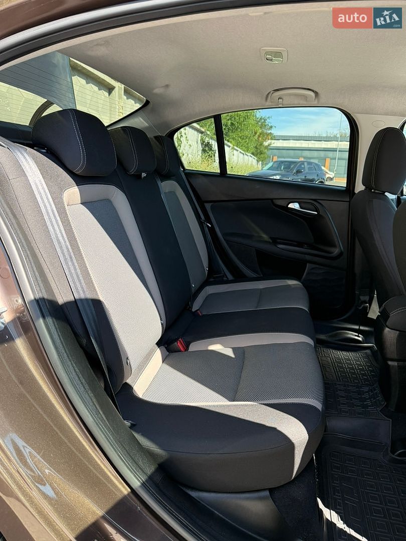 Fiat Tipo 2019 VIN ZFA35600006P31475 фото оголошення 17 з 34