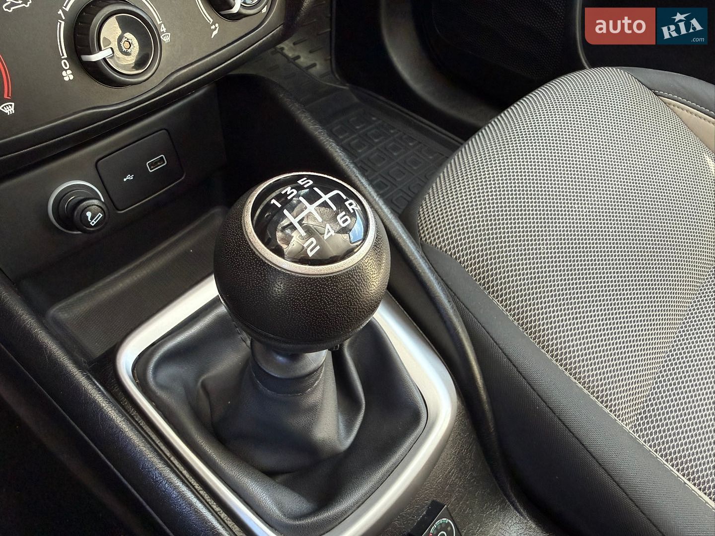 Fiat Tipo 2019 VIN ZFA35600006P31475 фото оголошення 25 з 34