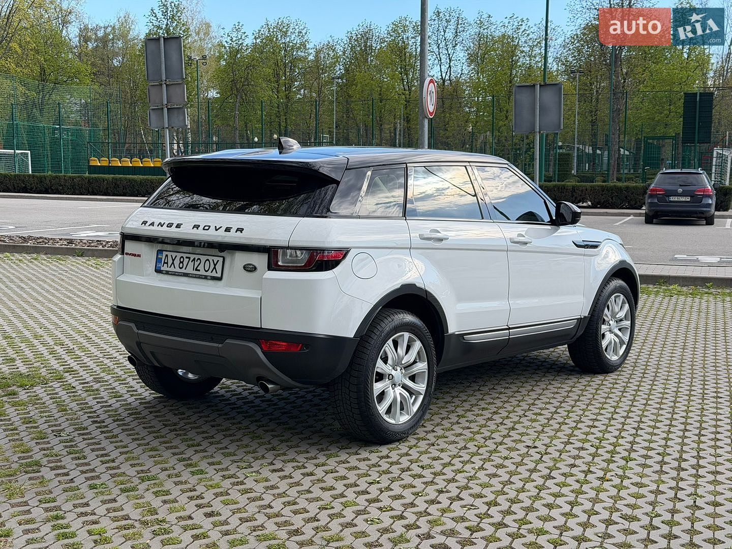 Land Rover Range Rover Evoque 2018 VIN SALVA2BN0KH340639 фото оголошення 5 з 13