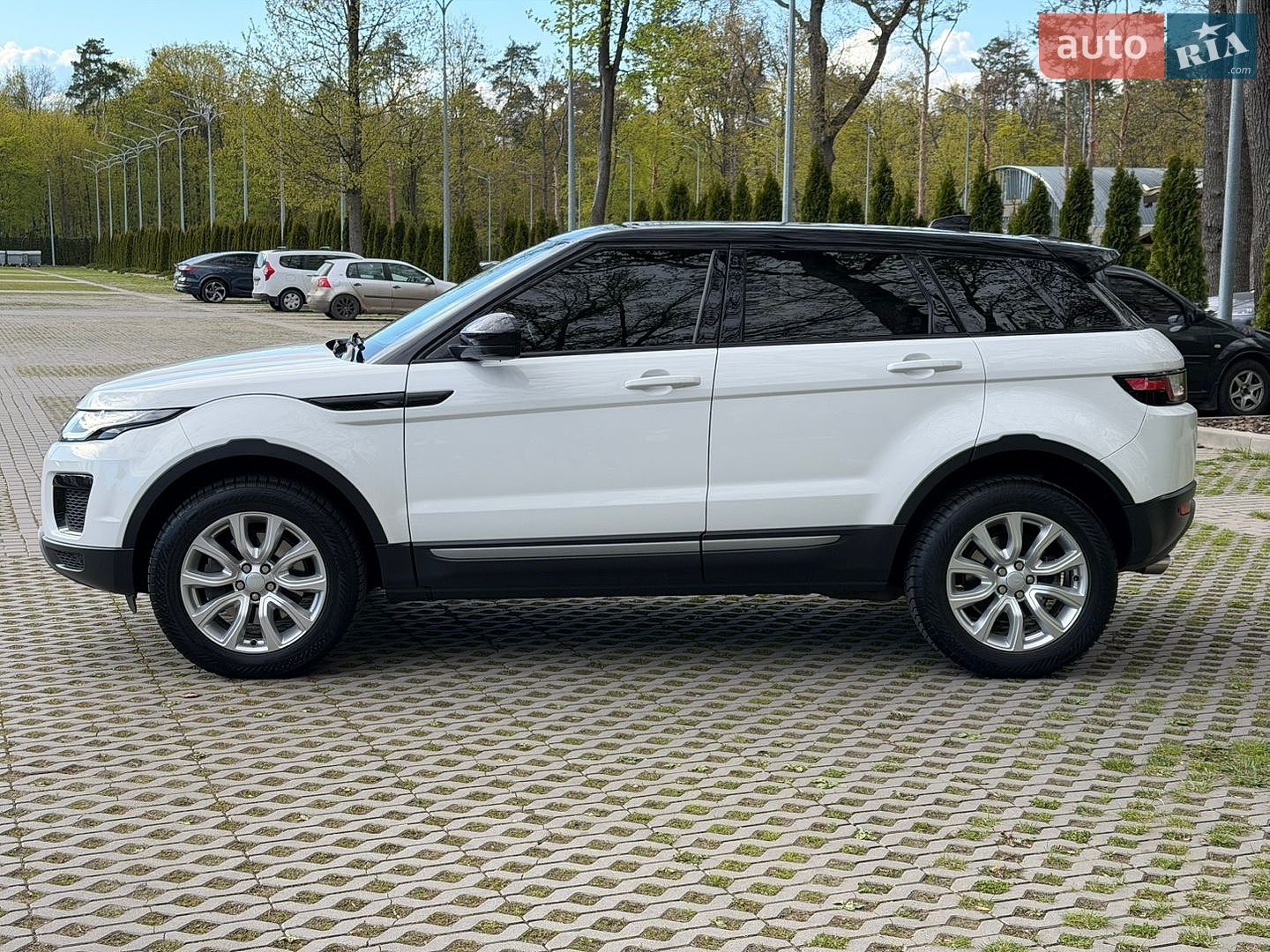 Land Rover Range Rover Evoque 2018 VIN SALVA2BN0KH340639 фото оголошення 8 з 13