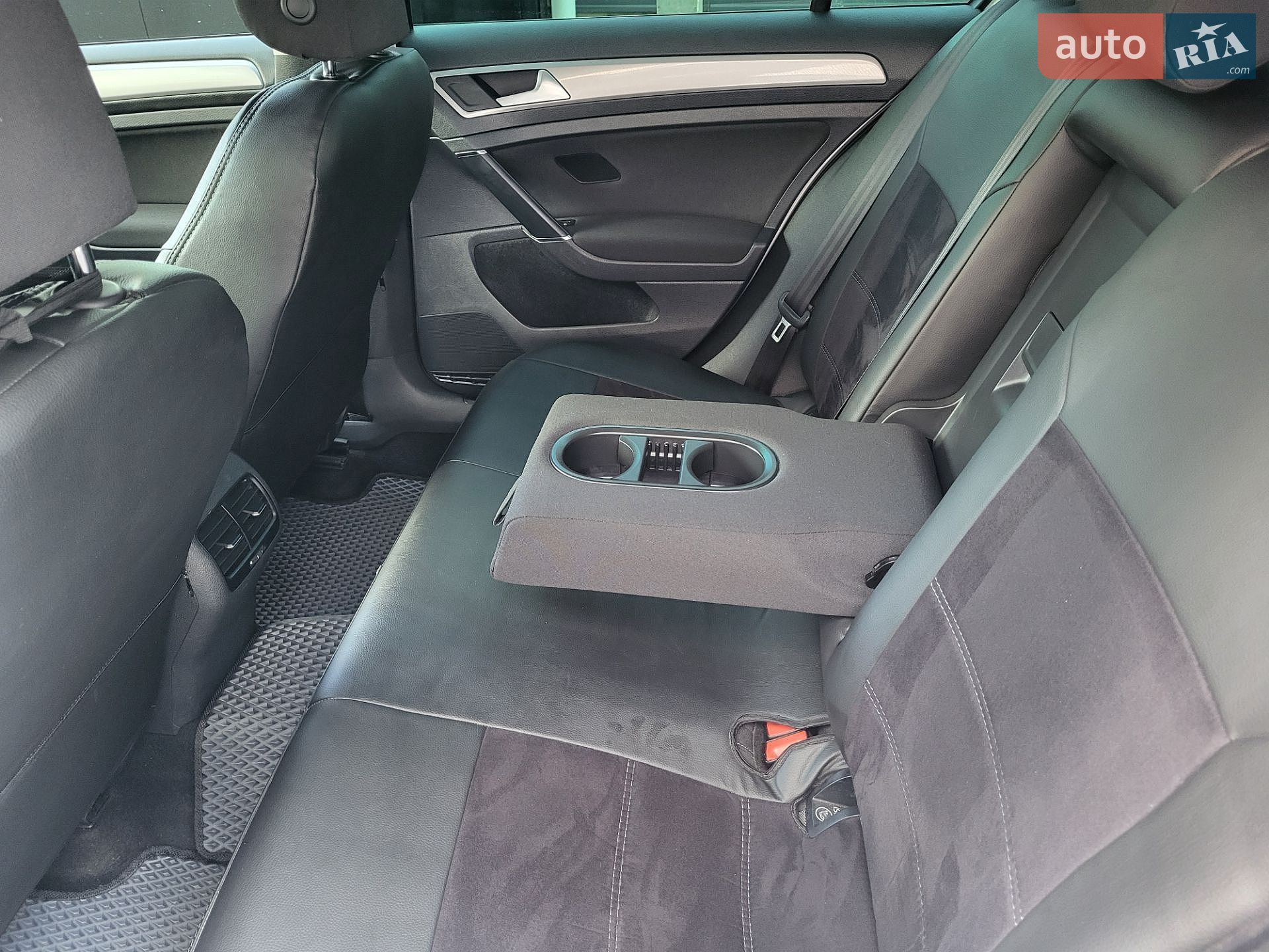 Volkswagen e-Golf 2015 VIN WVWZZZAUZGW902630 фото оголошення 9 з 43