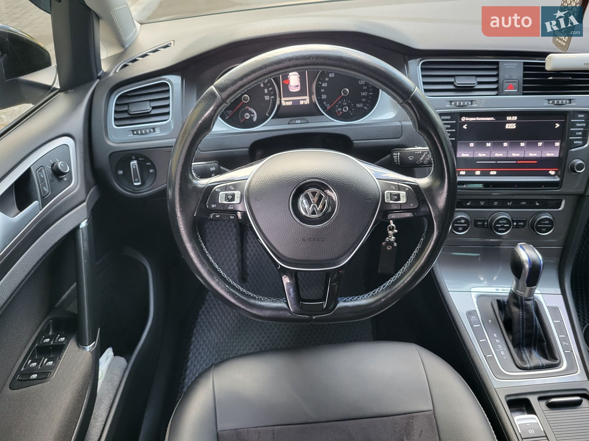 Volkswagen e-Golf 2015 VIN WVWZZZAUZGW902630 фото оголошення 8 з 43