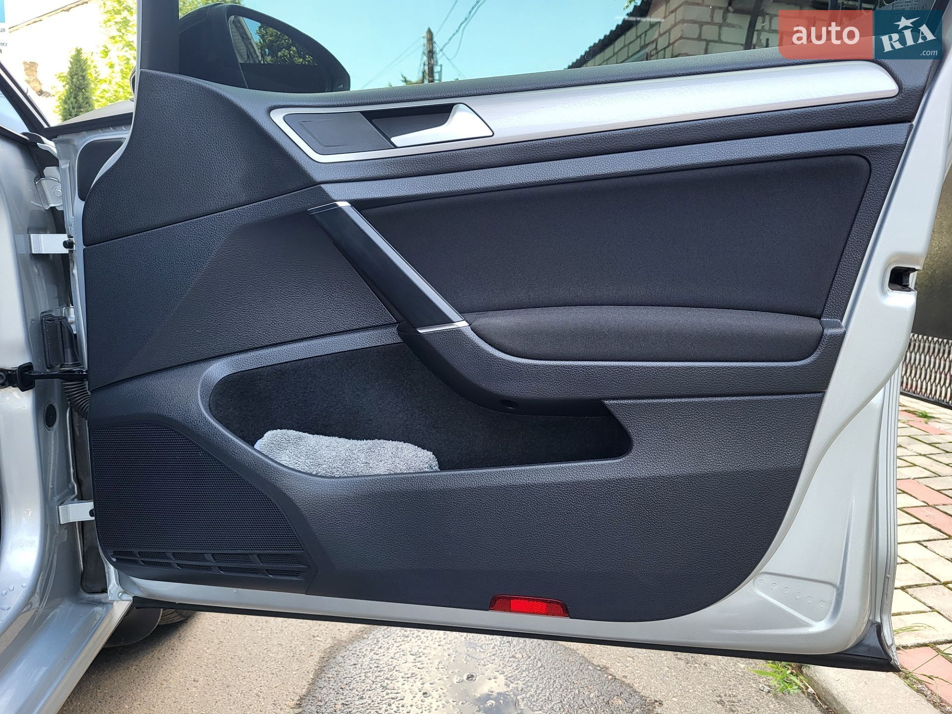 Volkswagen e-Golf 2015 VIN WVWZZZAUZGW902630 фото оголошення 15 з 43