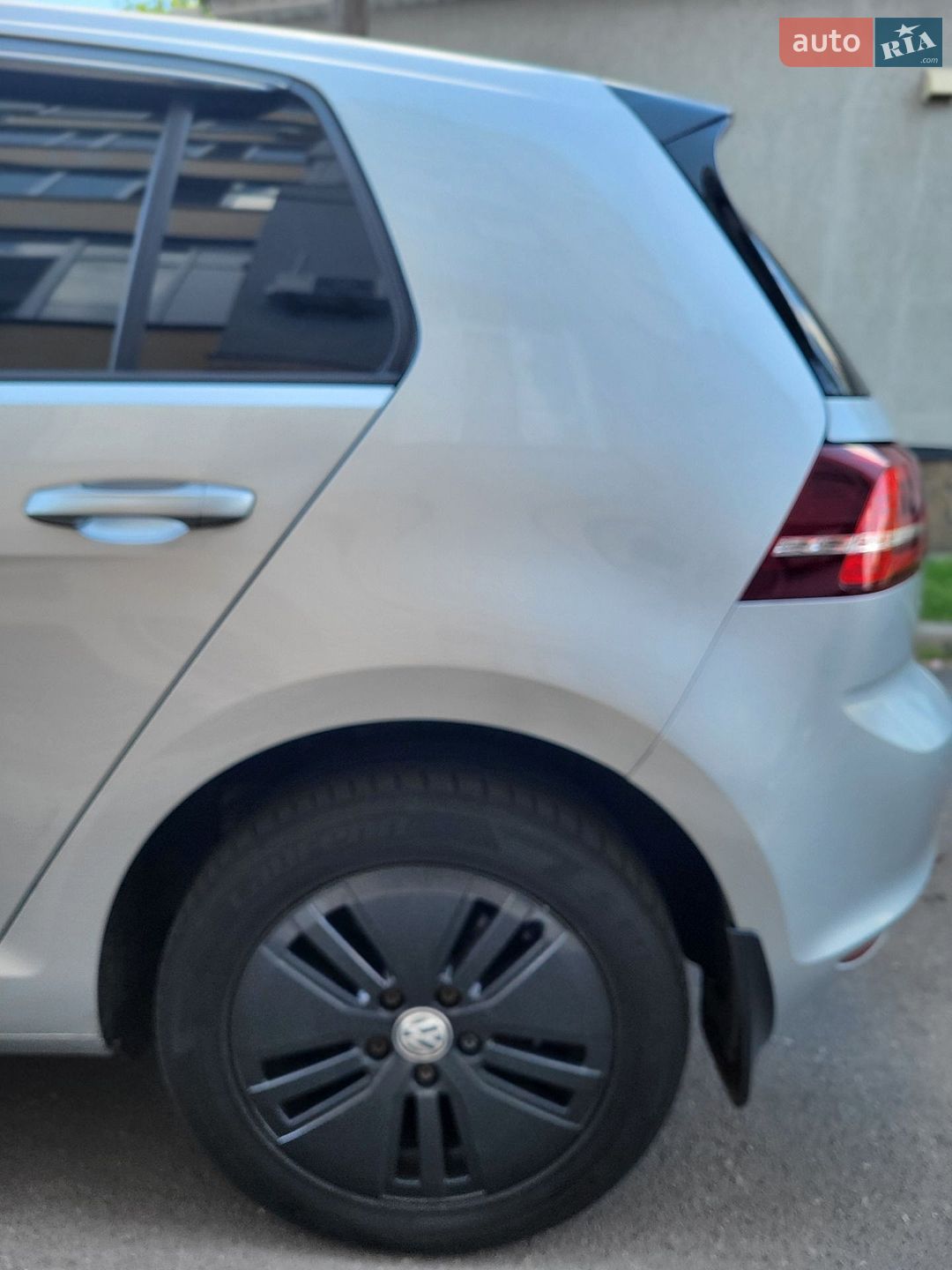 Volkswagen e-Golf 2015 VIN WVWZZZAUZGW902630 фото оголошення 25 з 43
