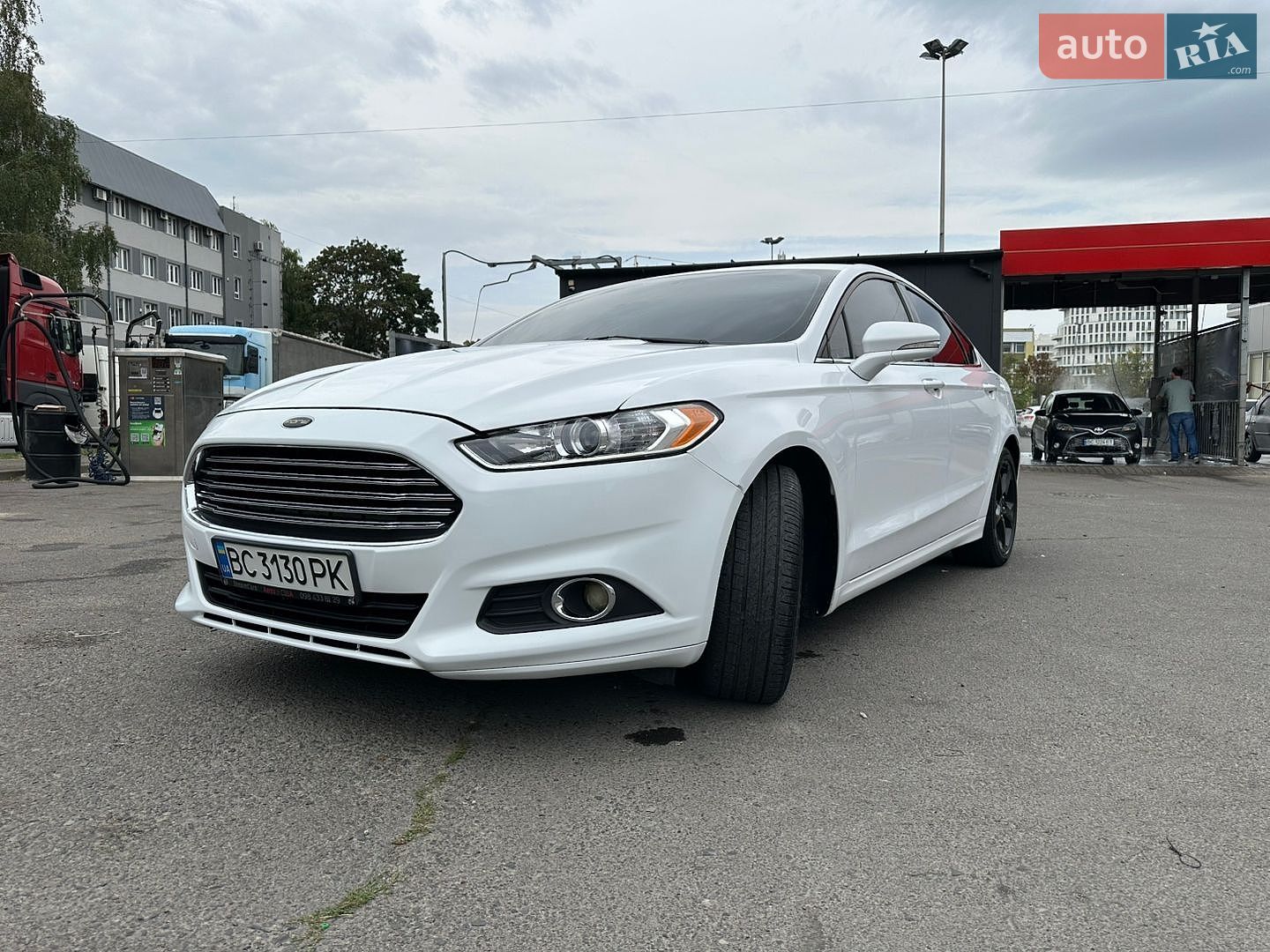 Ford Fusion 2016 VIN 3FA6P0H78GR190413 фото оголошення 3 з 27