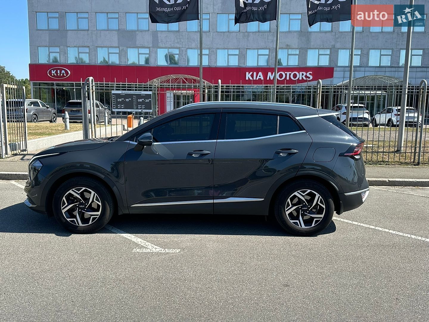 Kia Sportage 2023 VIN U5YPV81DBRL236077 фото оголошення 4 з 22
