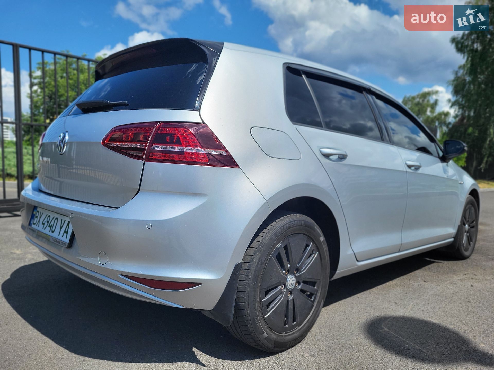 Volkswagen e-Golf 2015 VIN WVWZZZAUZGW902630 фото оголошення 41 з 43