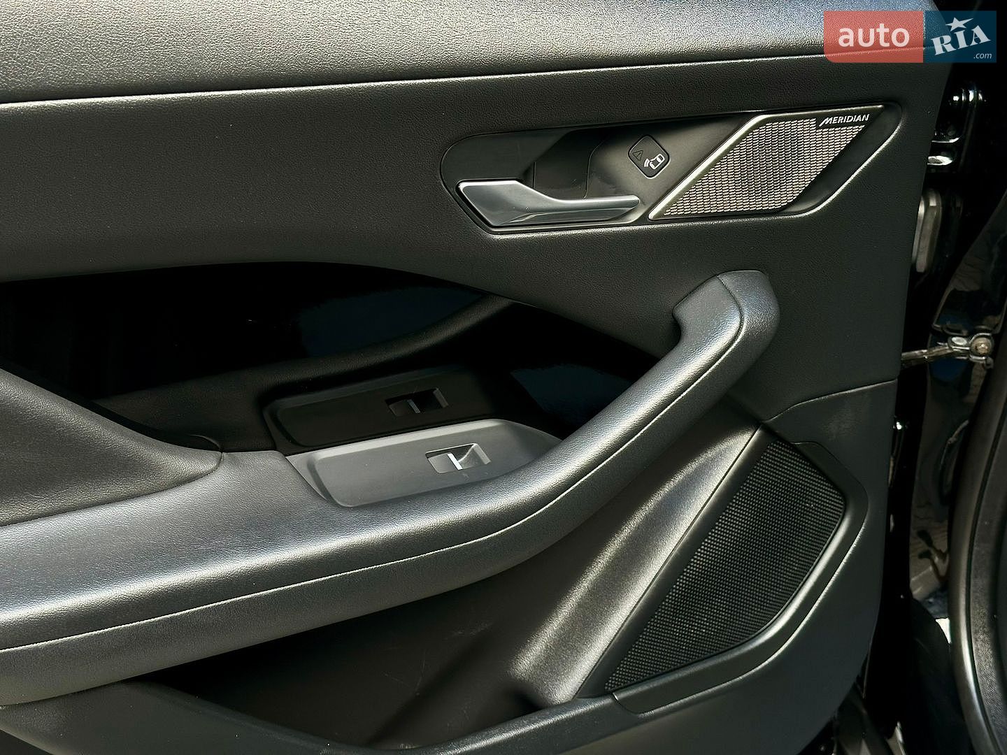 Jaguar I-Pace 2020 VIN SADHA2B13M1609752 фото оголошення 25 з 39