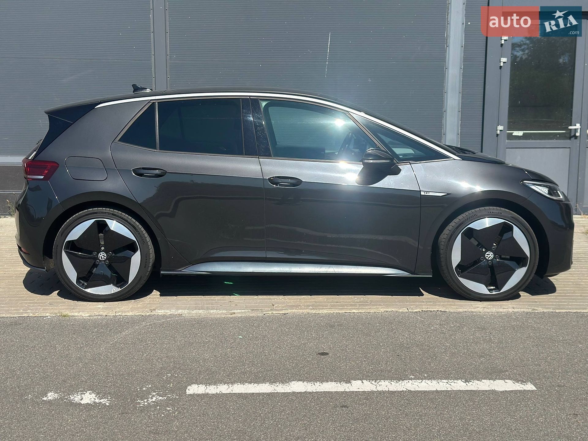 Volkswagen ID.3 2020 VIN WVWZZZE1ZLP017419 фото оголошення 4 з 21
