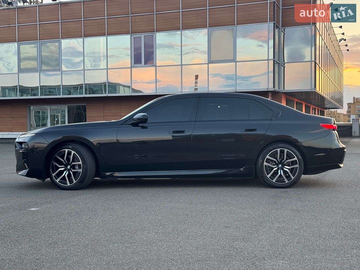 BMW i7 2023 VIN WBY53EJ07RCP77276 фото оголошення 18 з 105
