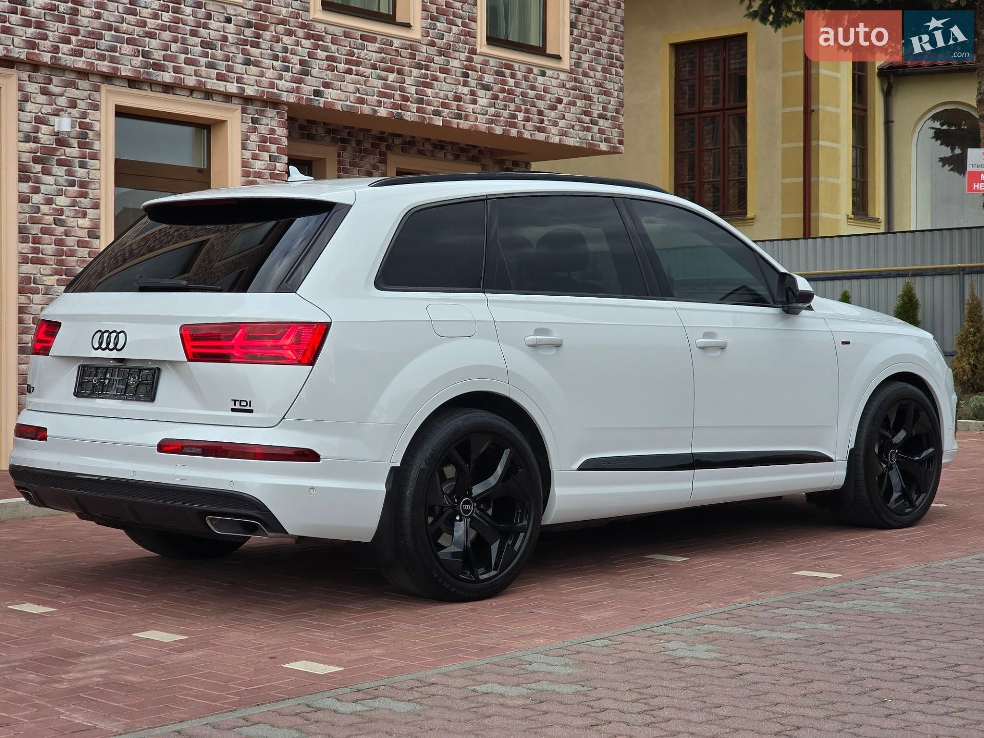 Audi Q7 2018 VIN WAUZZZ4M9JD021533 фото оголошення 16 з 55