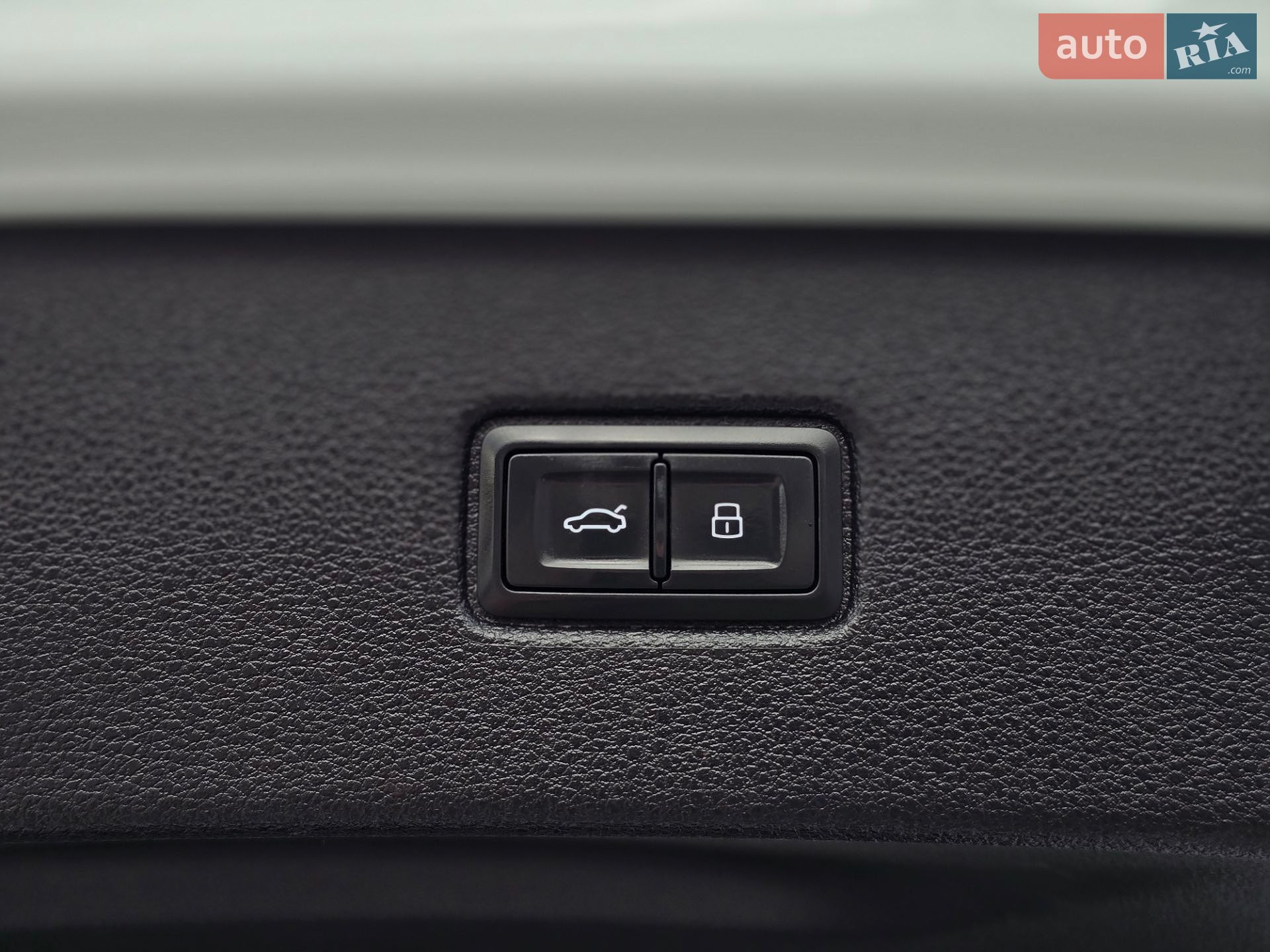 Audi Q7 2018 VIN WAUZZZ4M9JD021533 фото оголошення 25 з 55
