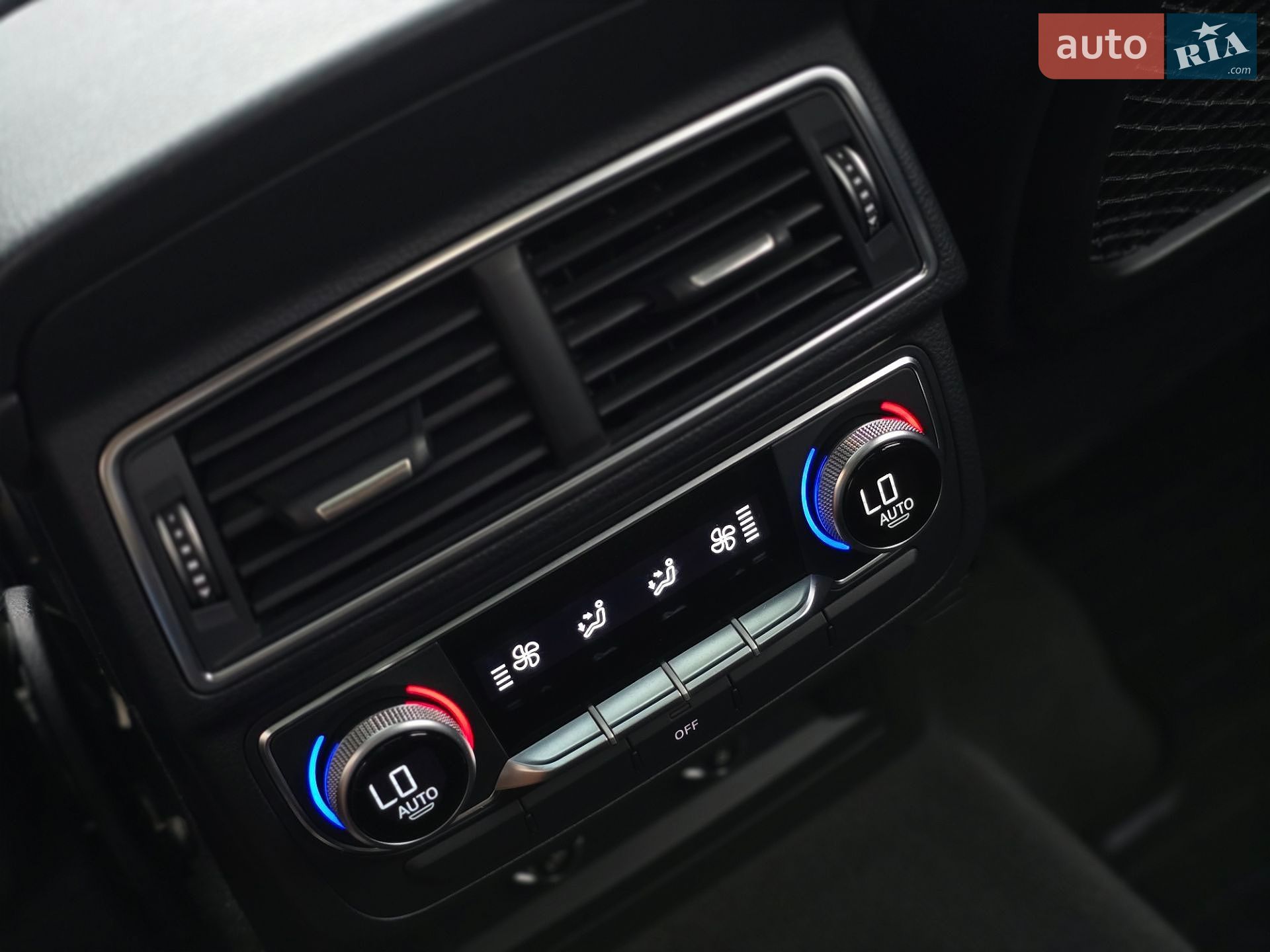 Audi Q7 2018 VIN WAUZZZ4M9JD021533 фото оголошення 31 з 55