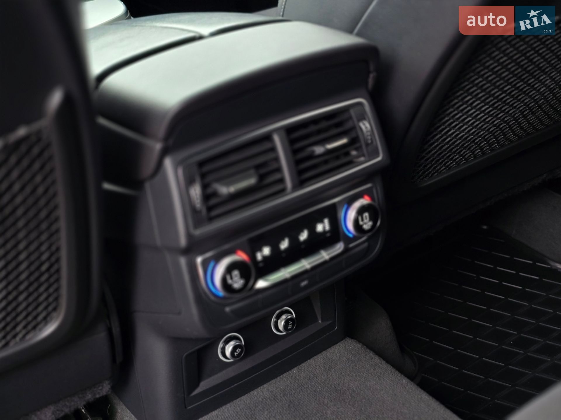 Audi Q7 2018 VIN WAUZZZ4M9JD021533 фото оголошення 52 з 55