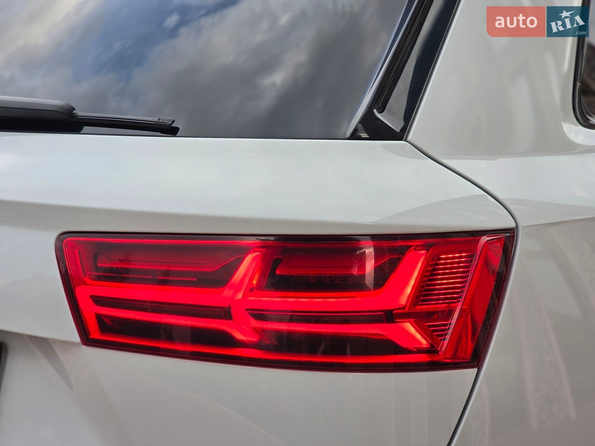 Audi Q7 2018 VIN WAUZZZ4M9JD021533 фото оголошення 22 з 55