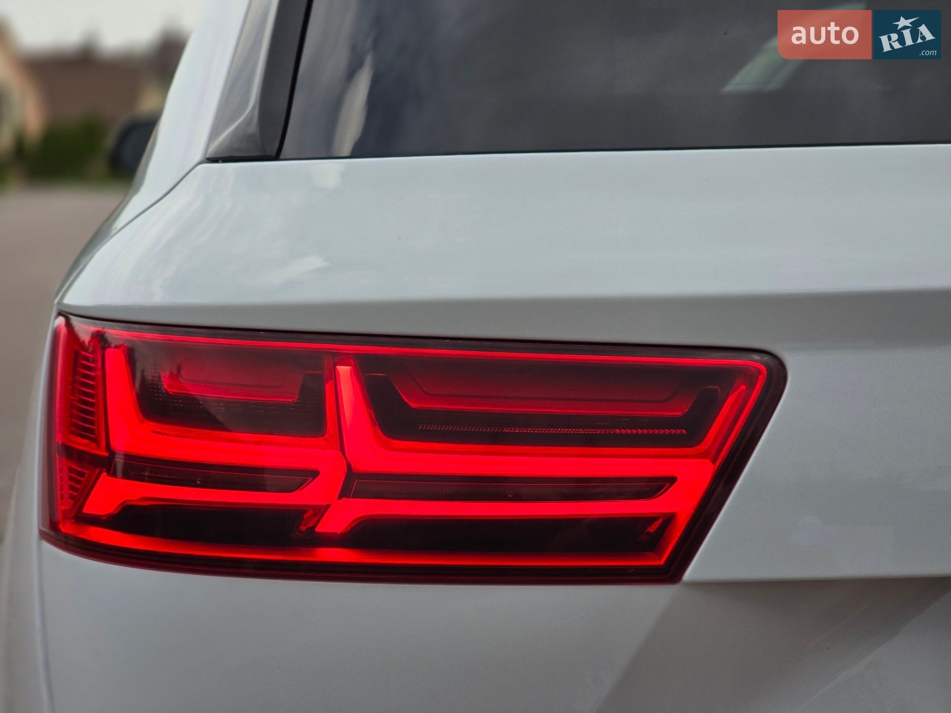 Audi Q7 2018 VIN WAUZZZ4M9JD021533 фото оголошення 20 з 55