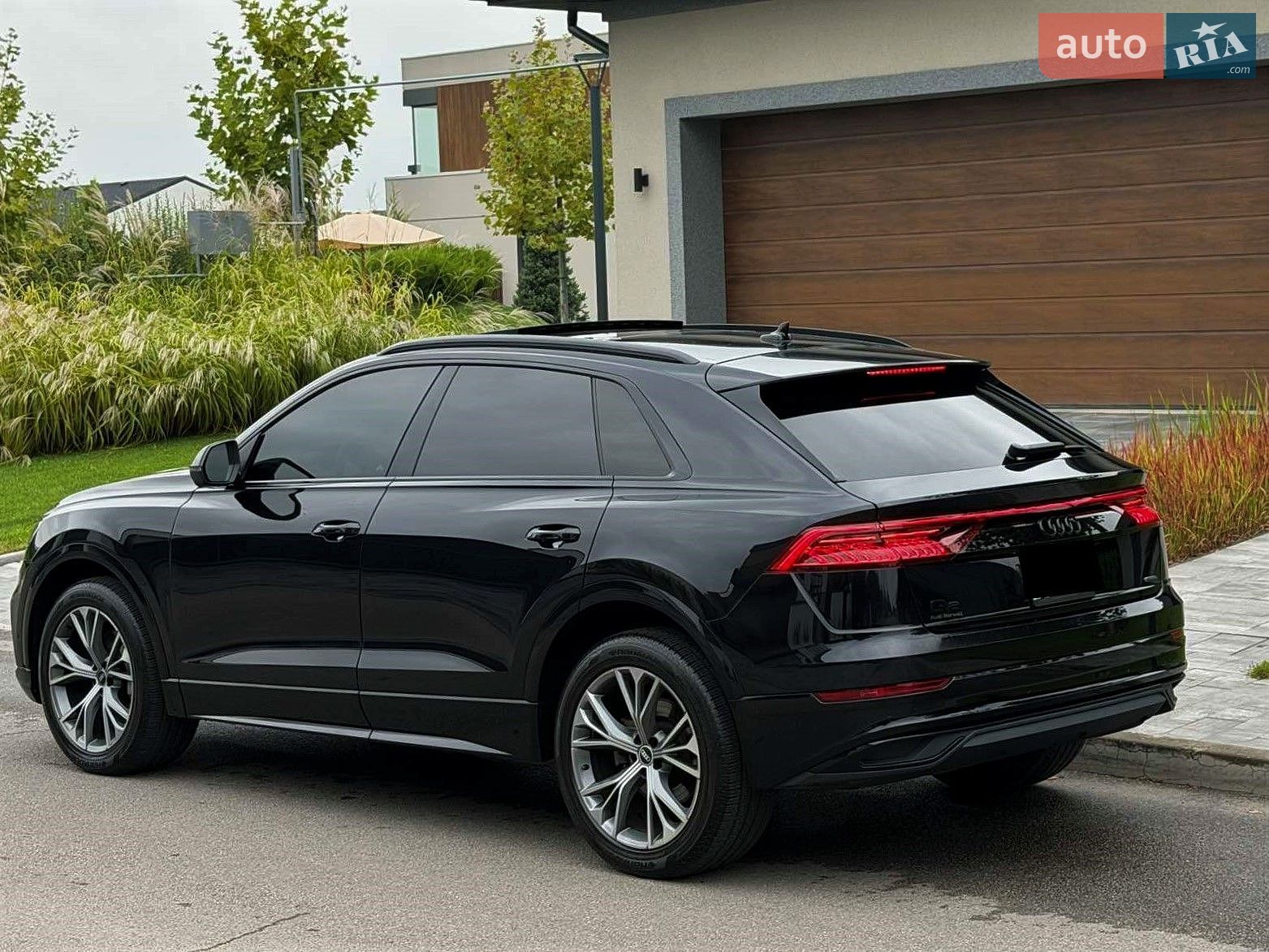 Audi Q8 2021 VIN WA1EVAF1XMD033688 фото оголошення 4 з 14