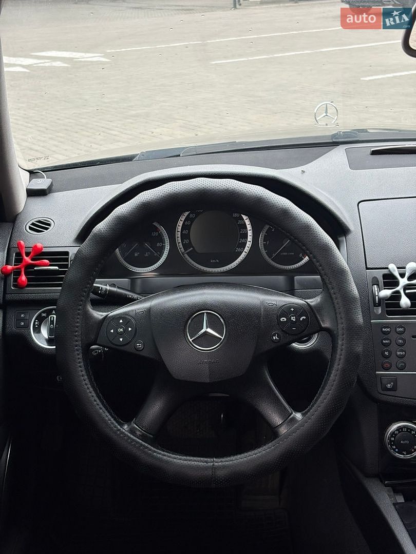 Mercedes-Benz C-Class 2010 VIN WDD2042011F600478 фото оголошення 9 з 14