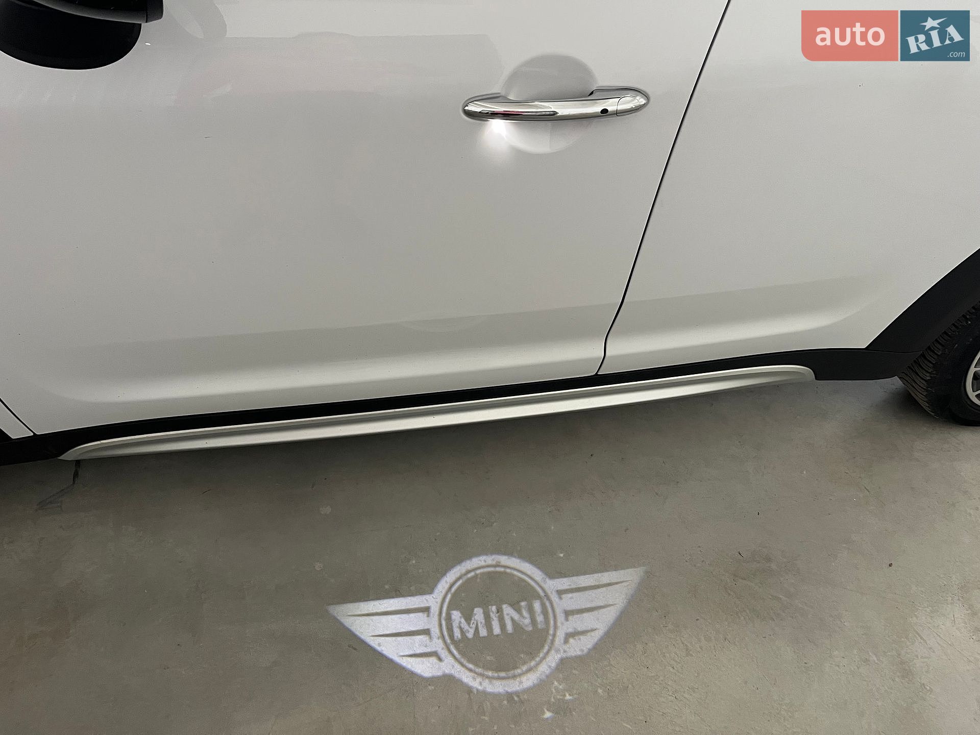 MINI Countryman 2017 VIN WMWYT910X03D77107 фото оголошення 45 з 84