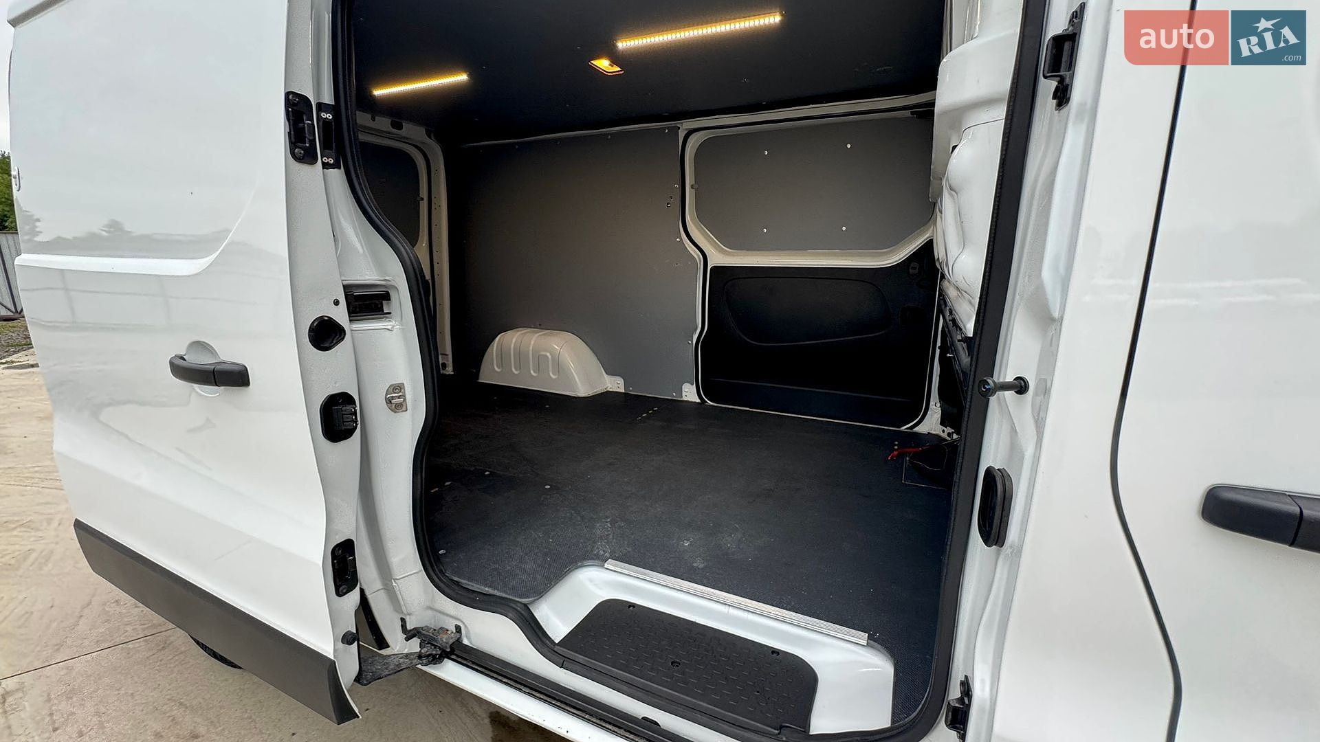 Renault Trafic 2024 VIN VF1FL000171628539 фото оголошення 32 з 46