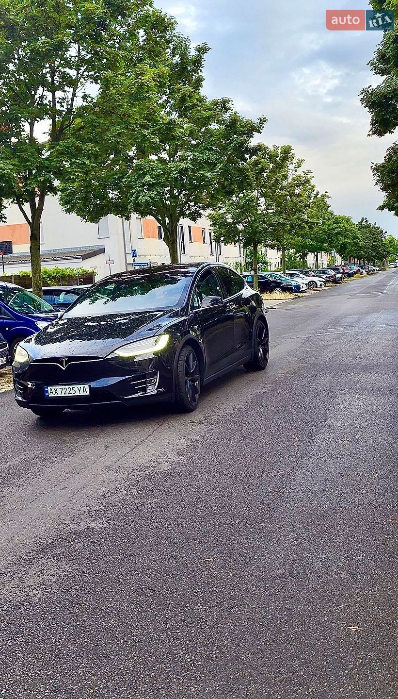 Tesla Model X 2018 VIN 5YJXCBE40JF106271 фото оголошення 17 з 47