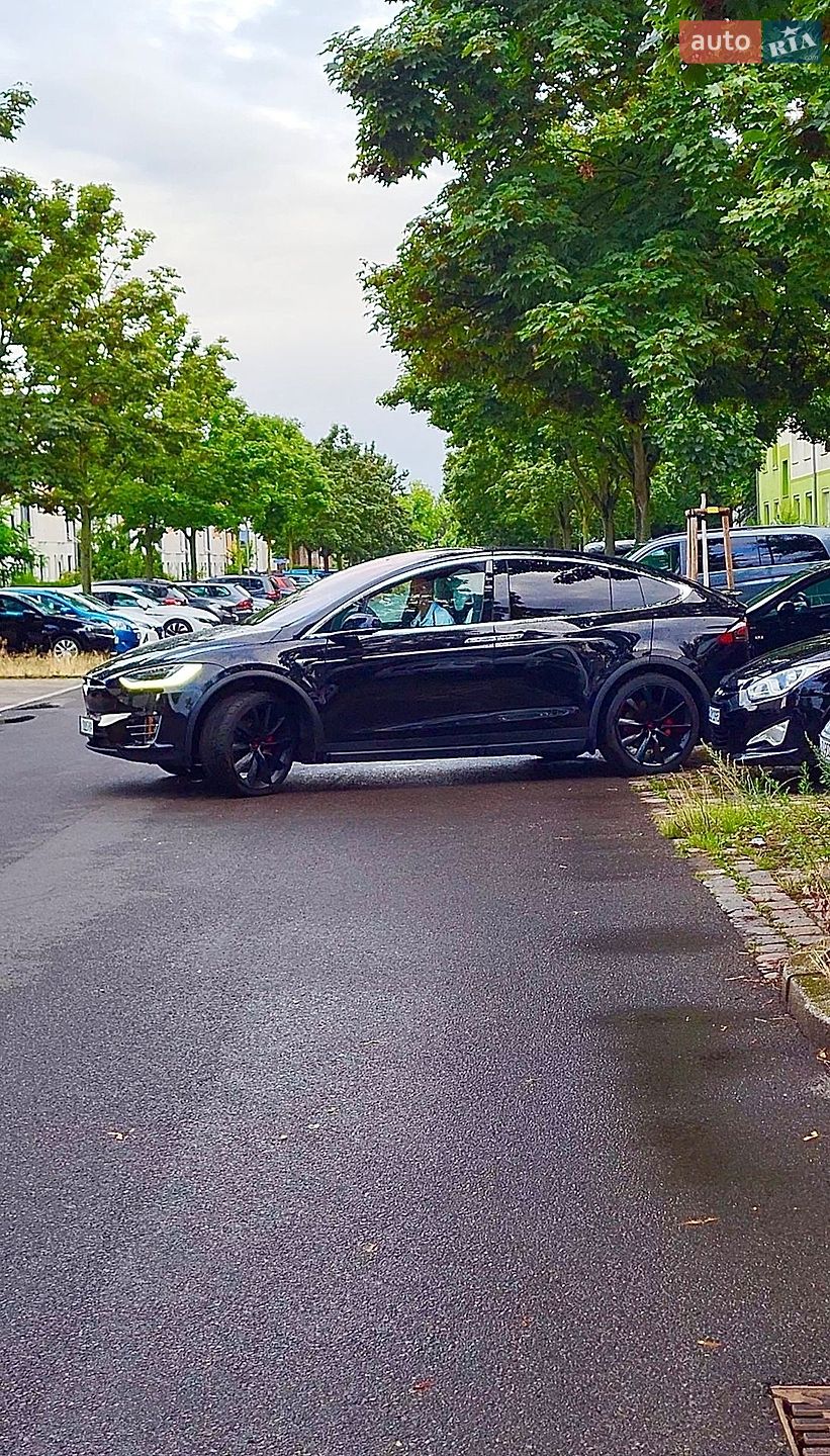 Tesla Model X 2018 VIN 5YJXCBE40JF106271 фото оголошення 19 з 47