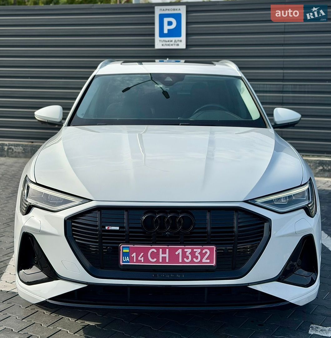 Audi e-tron 2021 VIN WA1LAAGE8MB002102 фото оголошення 2 з 25