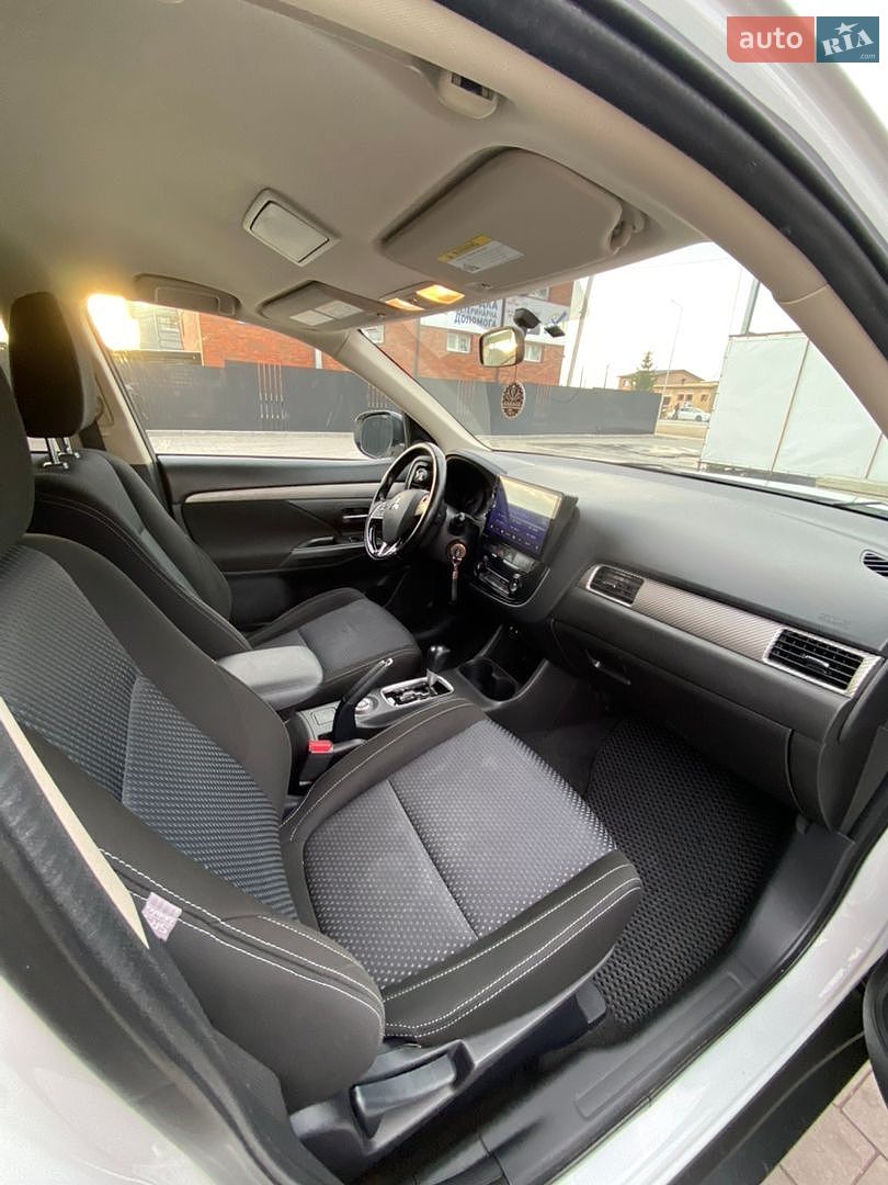MITSUBISHI OUTLANDER 2016 VIN JA4AZ3A36GZ041897 фото оголошення 2 з 8