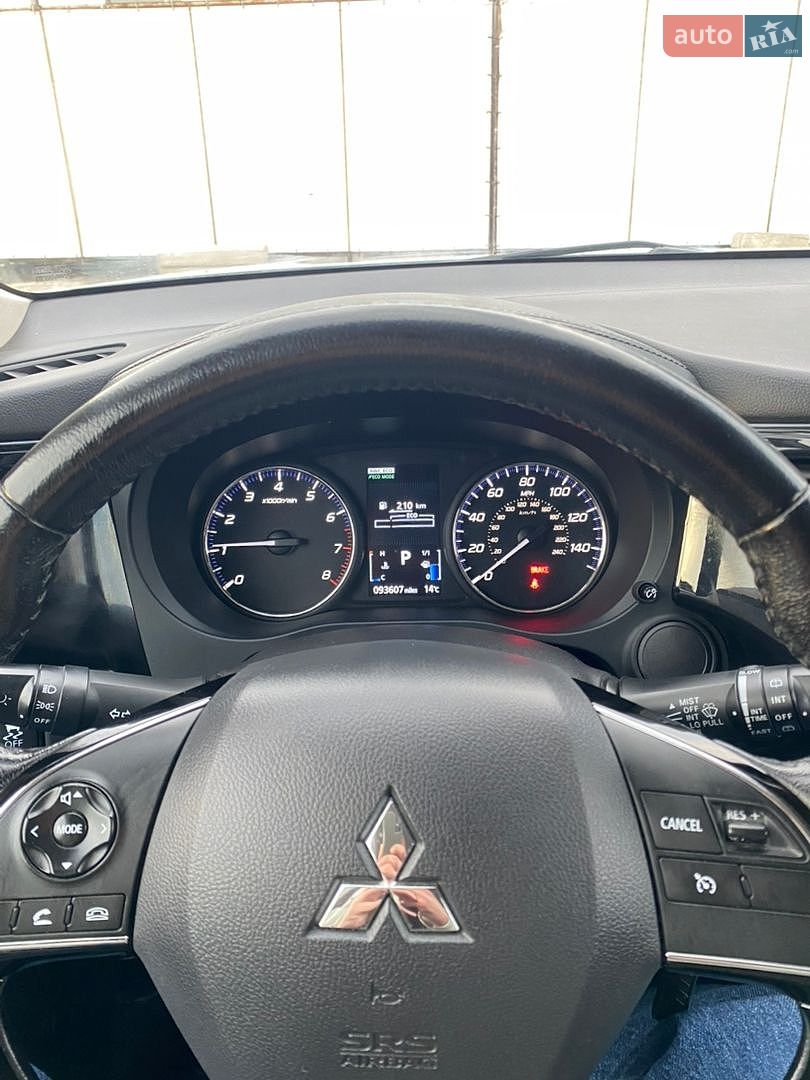 MITSUBISHI OUTLANDER 2016 VIN JA4AZ3A36GZ041897 фото оголошення 5 з 8