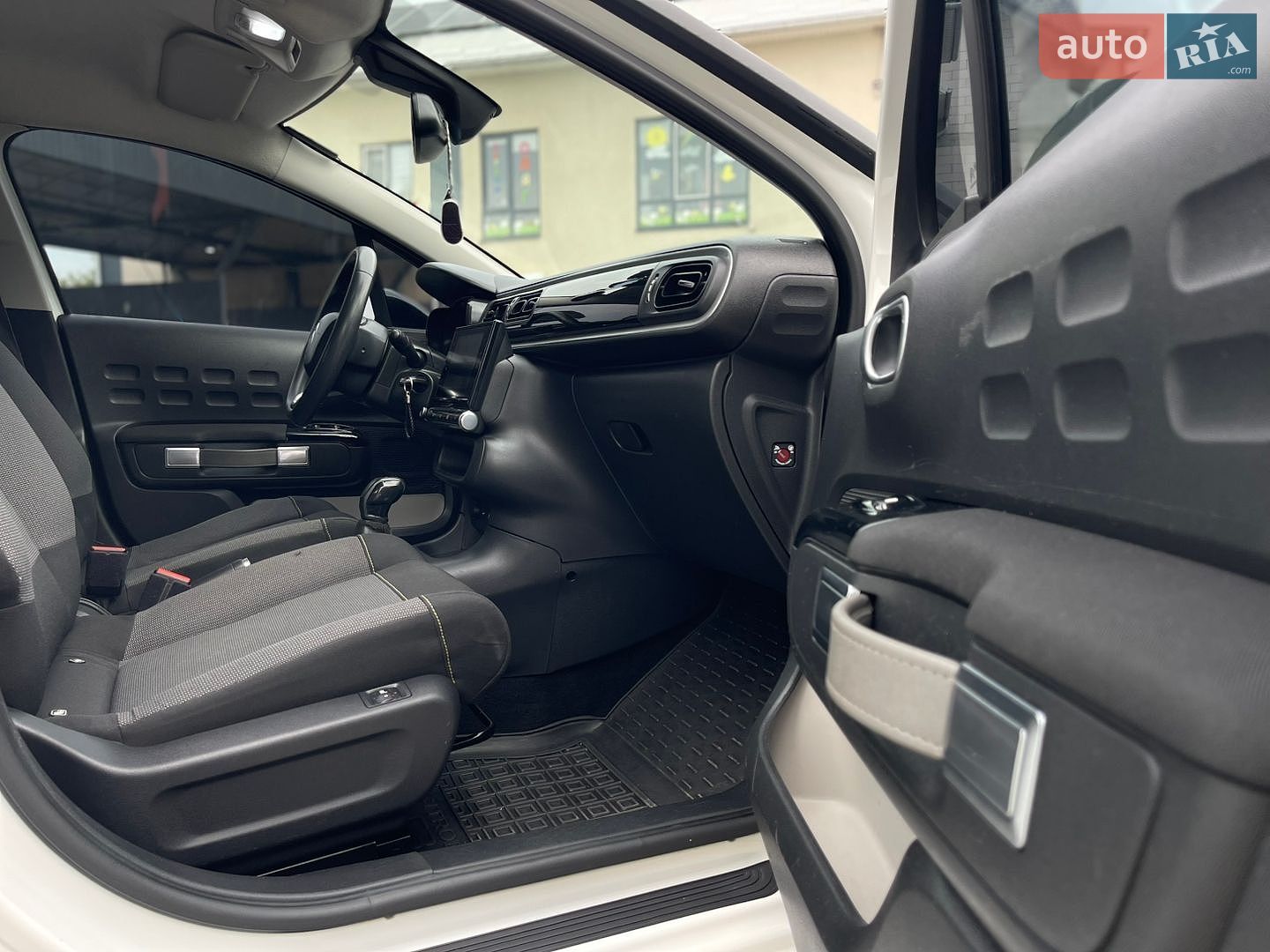 Citroen C3 2017 VIN VF7SXBHW6HT623226 фото оголошення 35 з 51