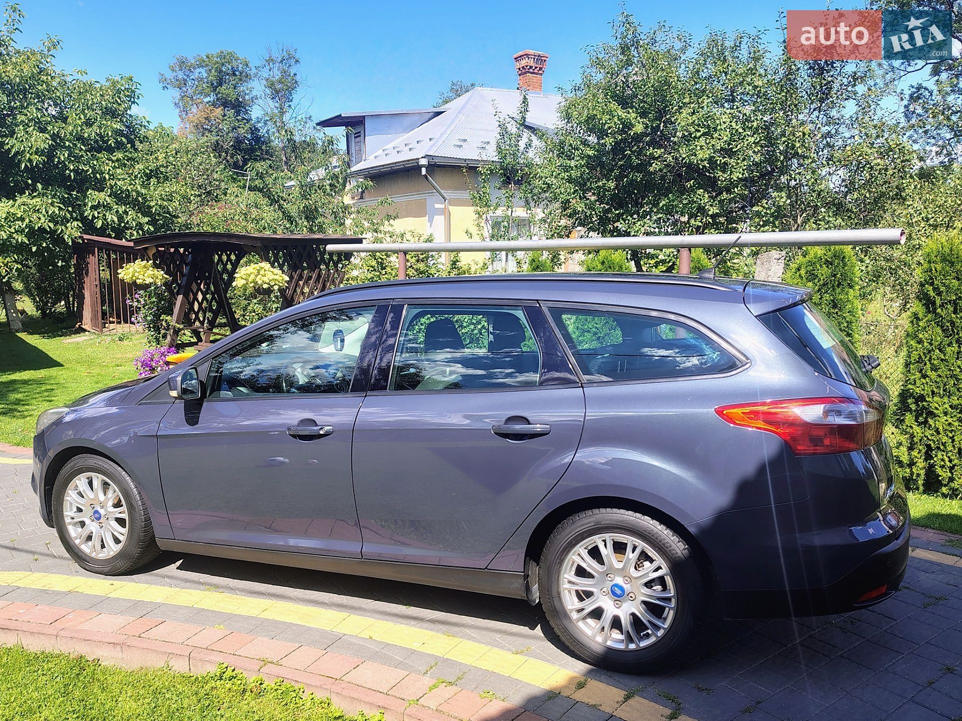 Ford Focus 2011 VIN WF0LXXGCBLBE66697 фото оголошення 3 з 65