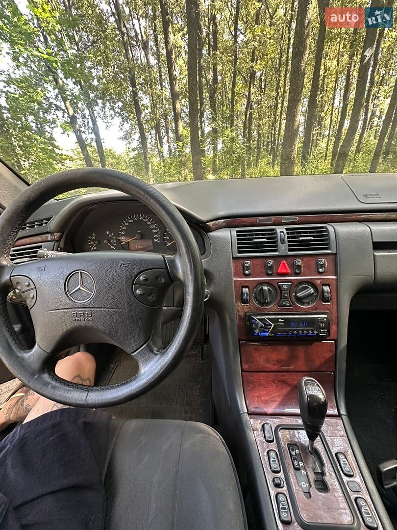 Mercedes-Benz E-Class 2001 VIN WDB2100481B359267 фото оголошення 10 з 12