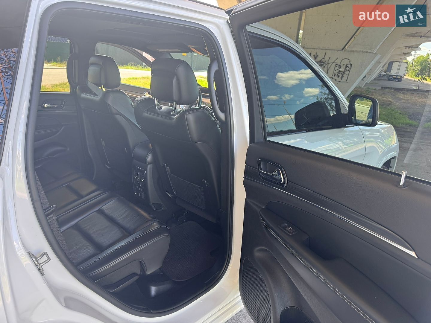 Jeep Grand Cherokee 2021 VIN 1C4RJFBG2MC670820 фото оголошення 2 з 49