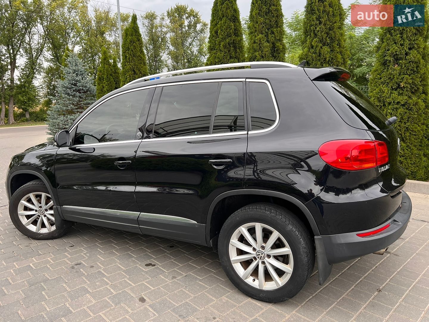 Volkswagen Tiguan 2016 VIN WVGSV7AX8HK009703 фото оголошення 5 з 22