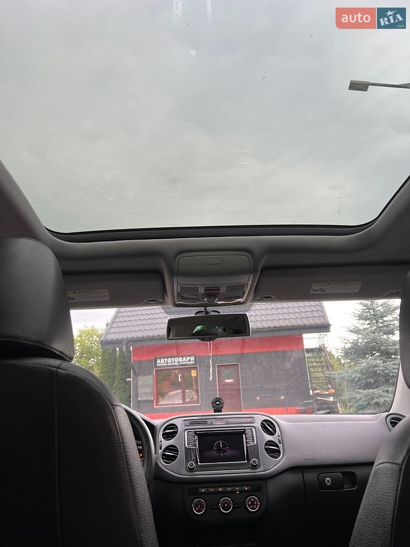 Volkswagen Tiguan 2016 VIN WVGSV7AX8HK009703 фото оголошення 12 з 22