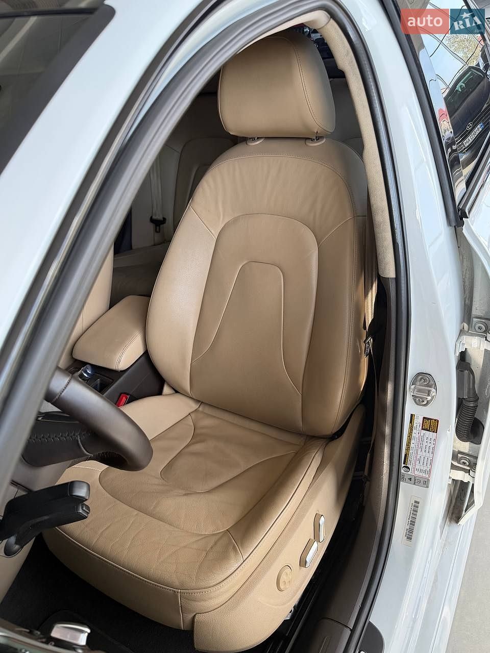 Audi A4 2015 VIN WAUAFAFL9GN003600 фото оголошення 17 з 24