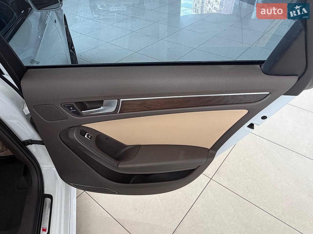 Audi A4 2015 VIN WAUAFAFL9GN003600 фото оголошення 22 з 24