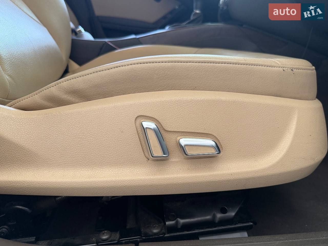 Audi A4 2015 VIN WAUAFAFL9GN003600 фото оголошення 19 з 24