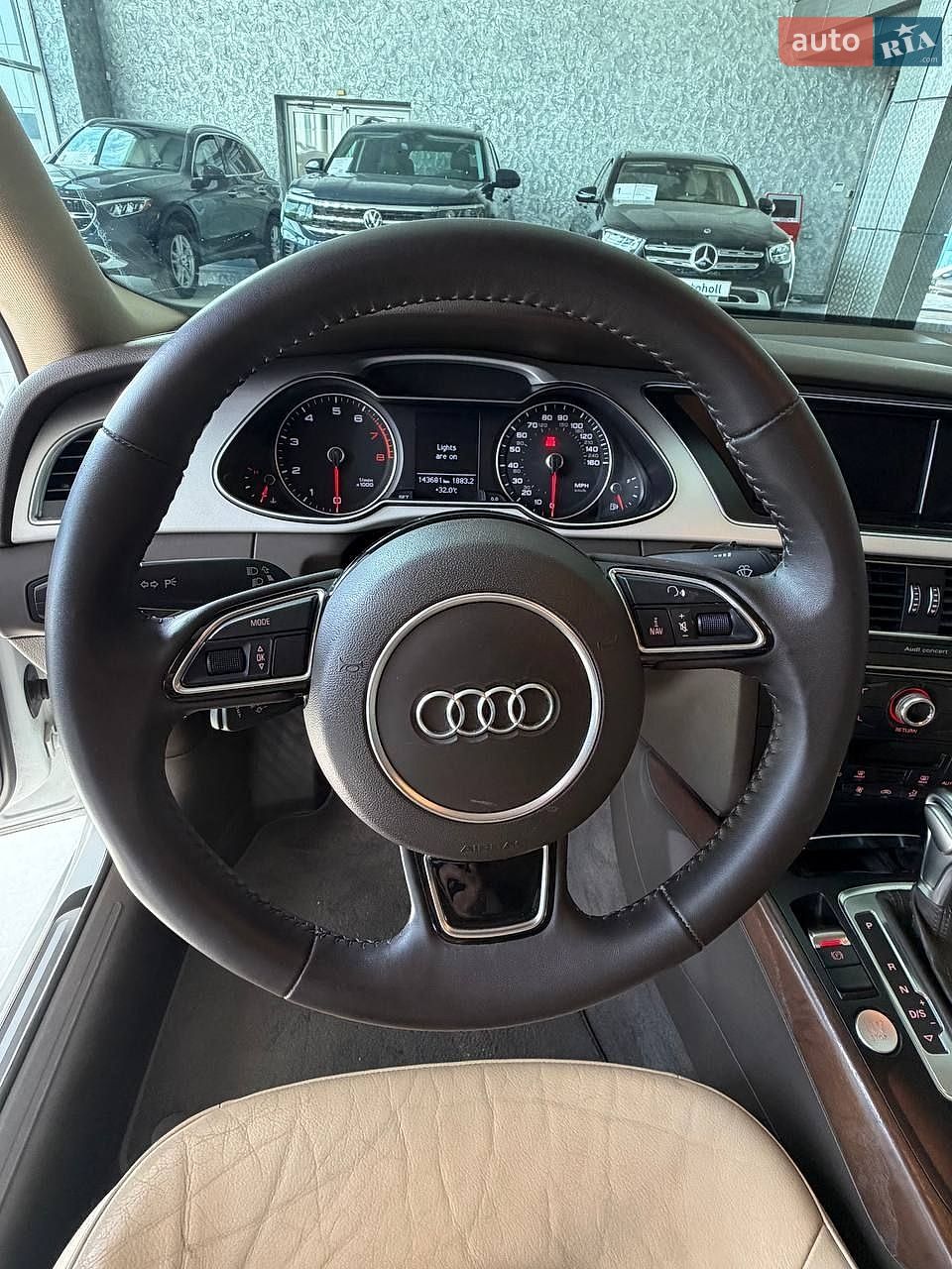Audi A4 2015 VIN WAUAFAFL9GN003600 фото оголошення 11 з 24