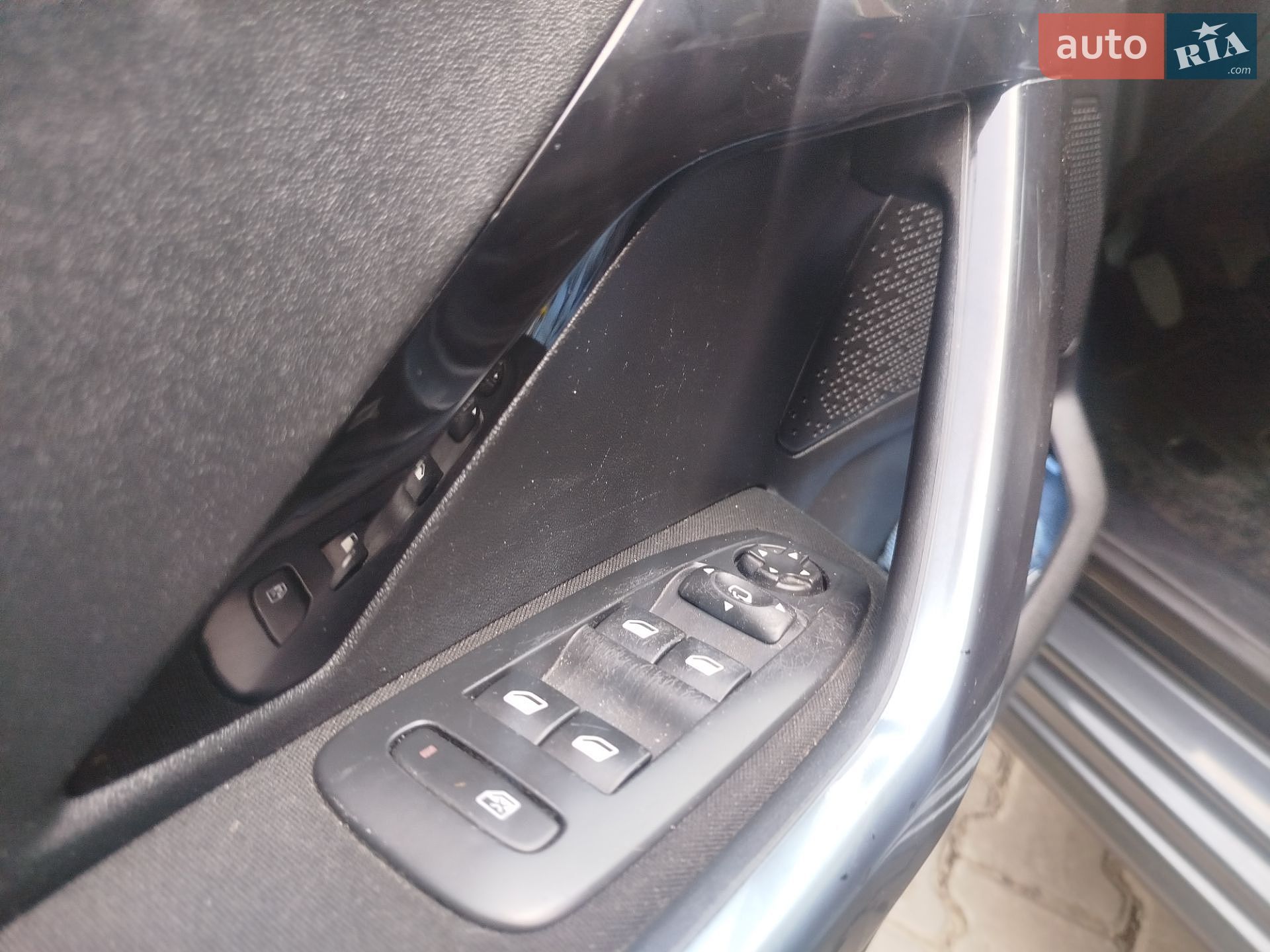 Peugeot 208 2012 VIN VF3CC8FP0CW126177 фото оголошення 7 з 34