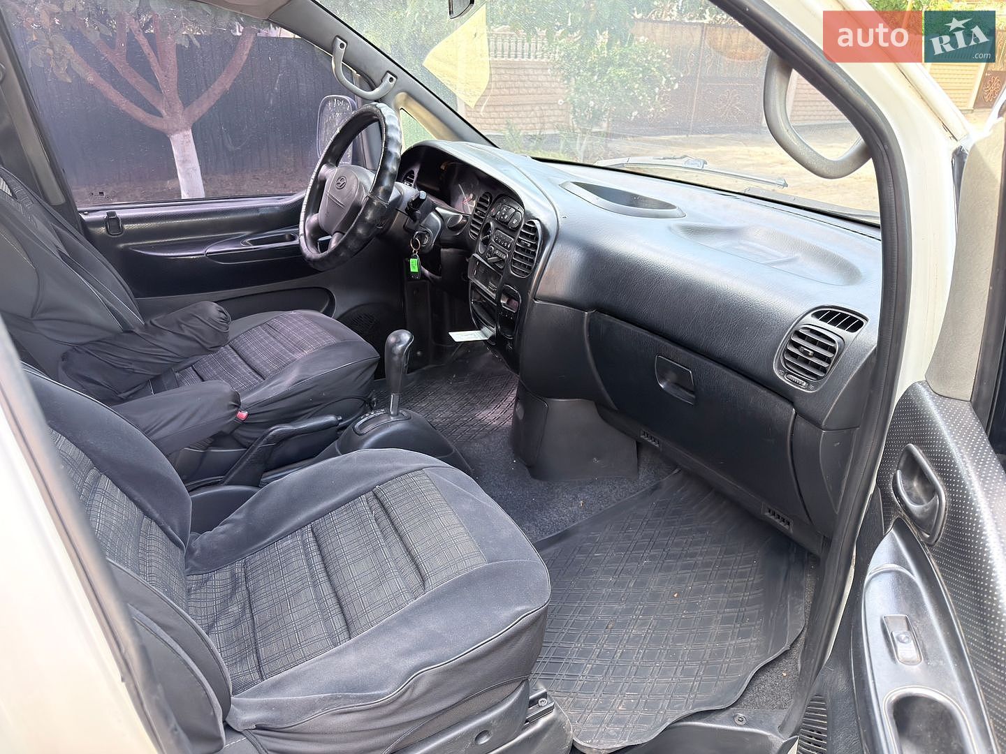 Hyundai H 200 1998 VIN KMJWVH7FPWU052150 фото оголошення 7 з 17
