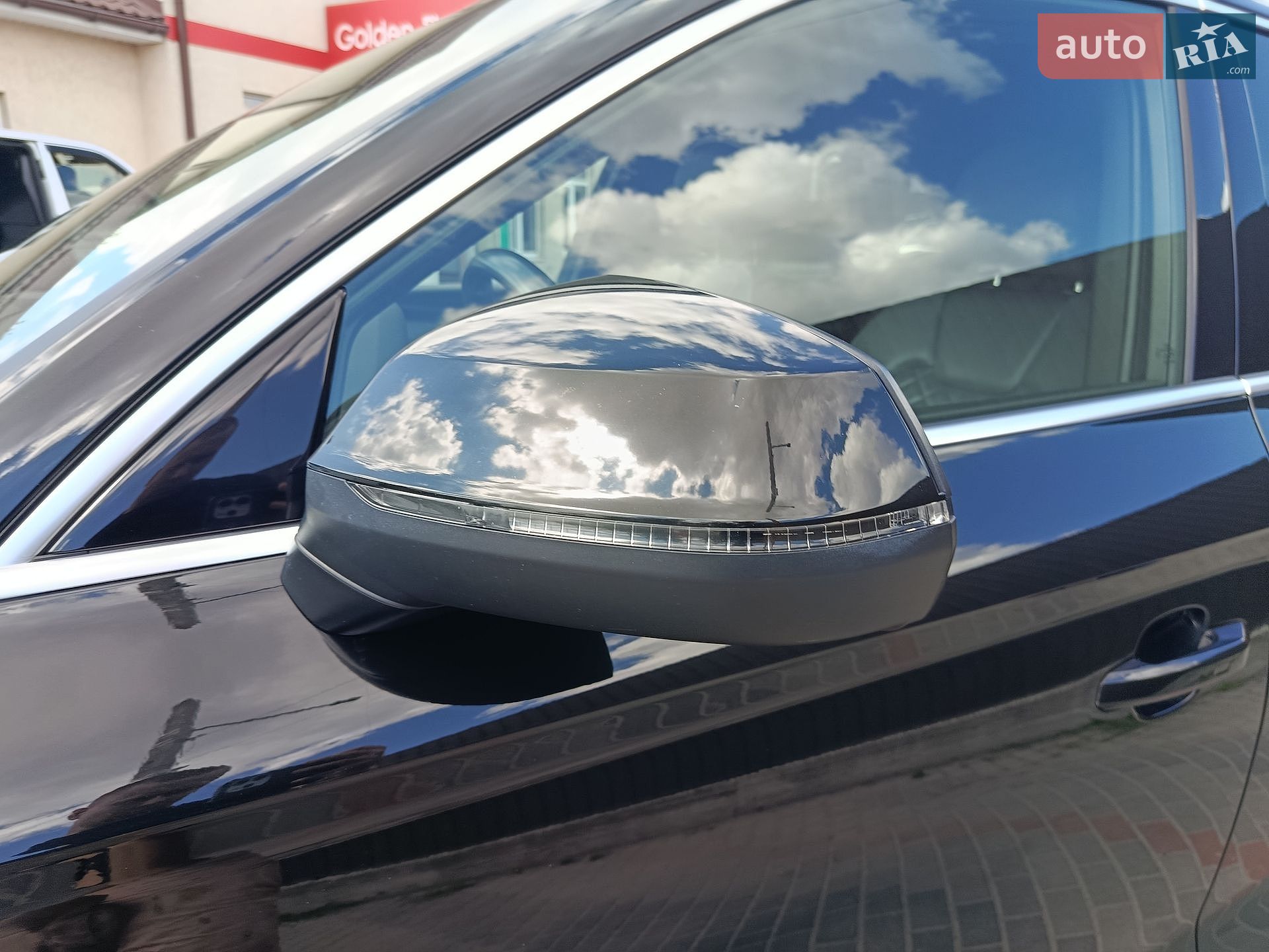 Audi Q5 2019 VIN WAUZZZFY8K2115318 фото оголошення 10 з 36