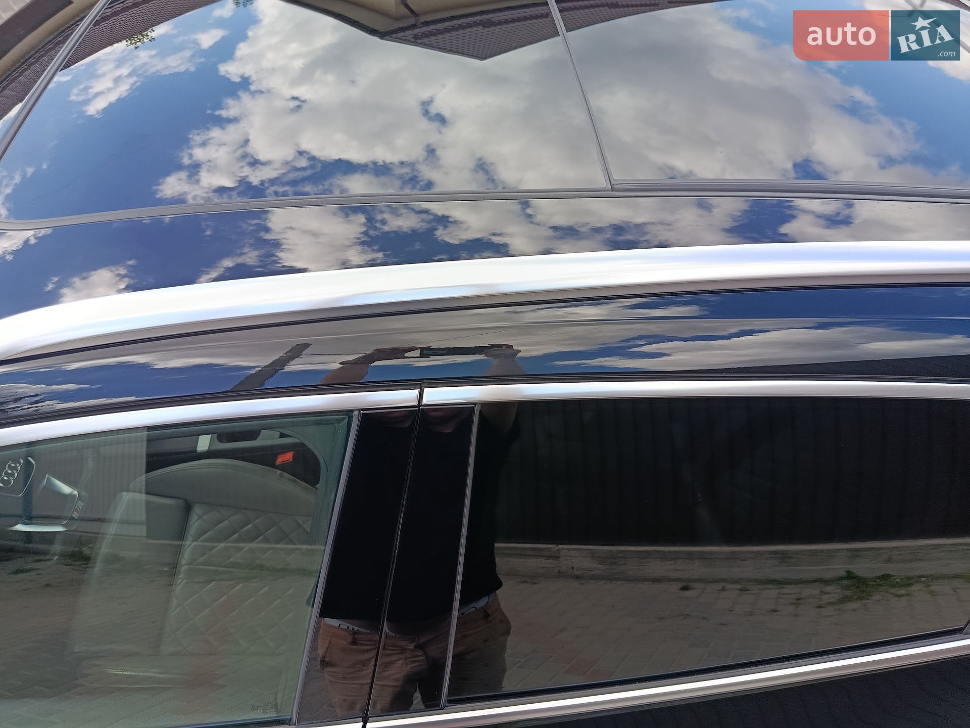 Audi Q5 2019 VIN WAUZZZFY8K2115318 фото оголошення 11 з 36