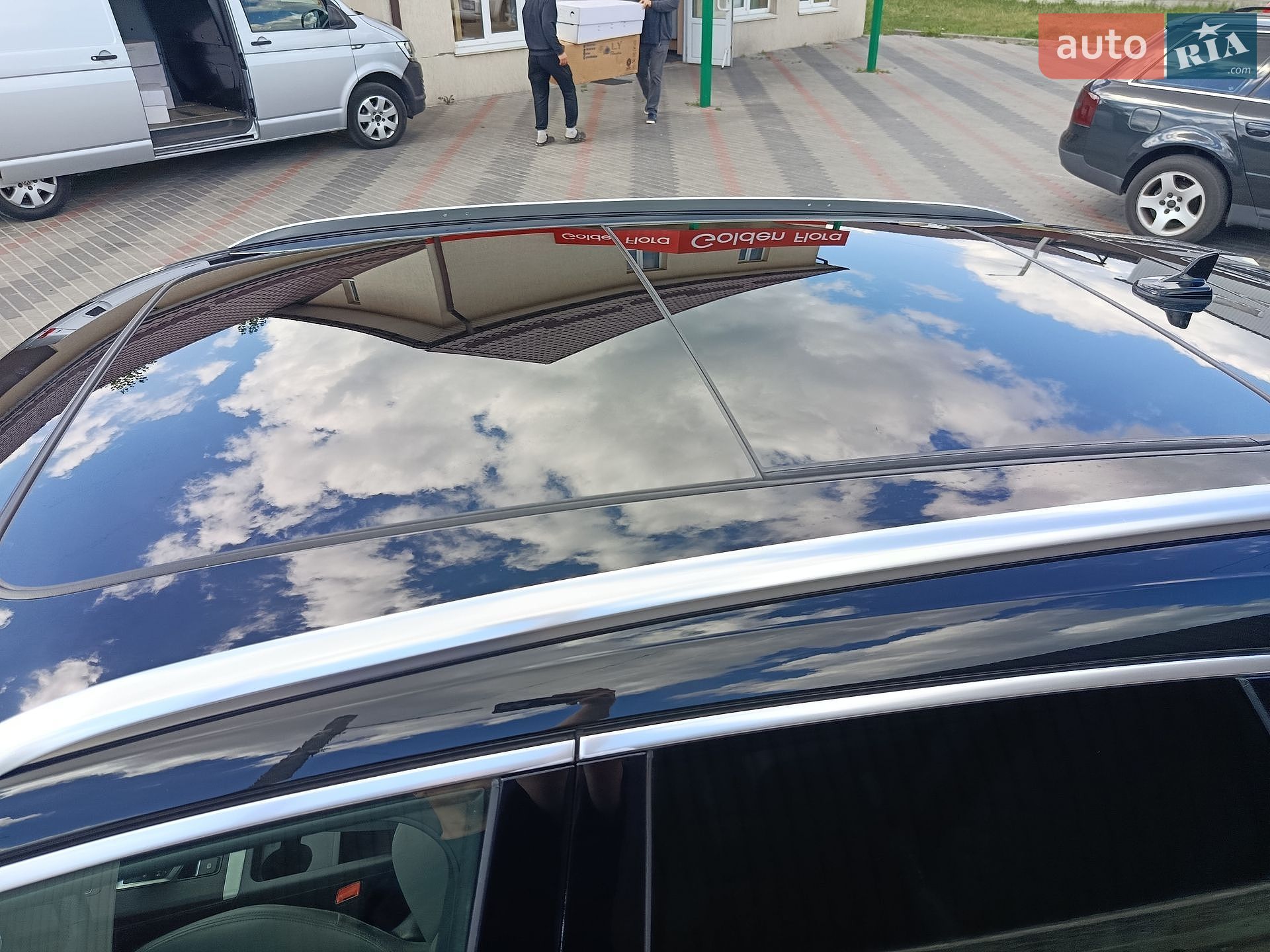 Audi Q5 2019 VIN WAUZZZFY8K2115318 фото оголошення 12 з 36