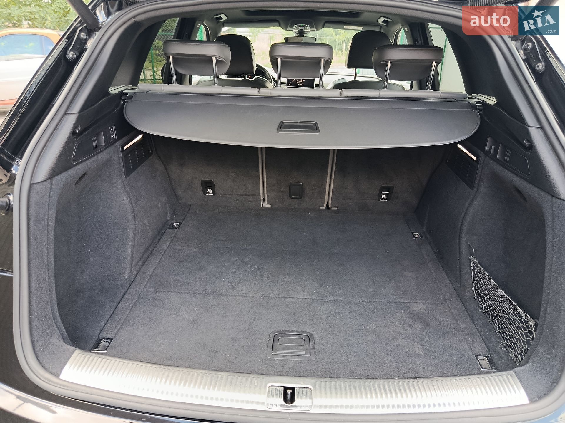 Audi Q5 2019 VIN WAUZZZFY8K2115318 фото оголошення 35 з 36
