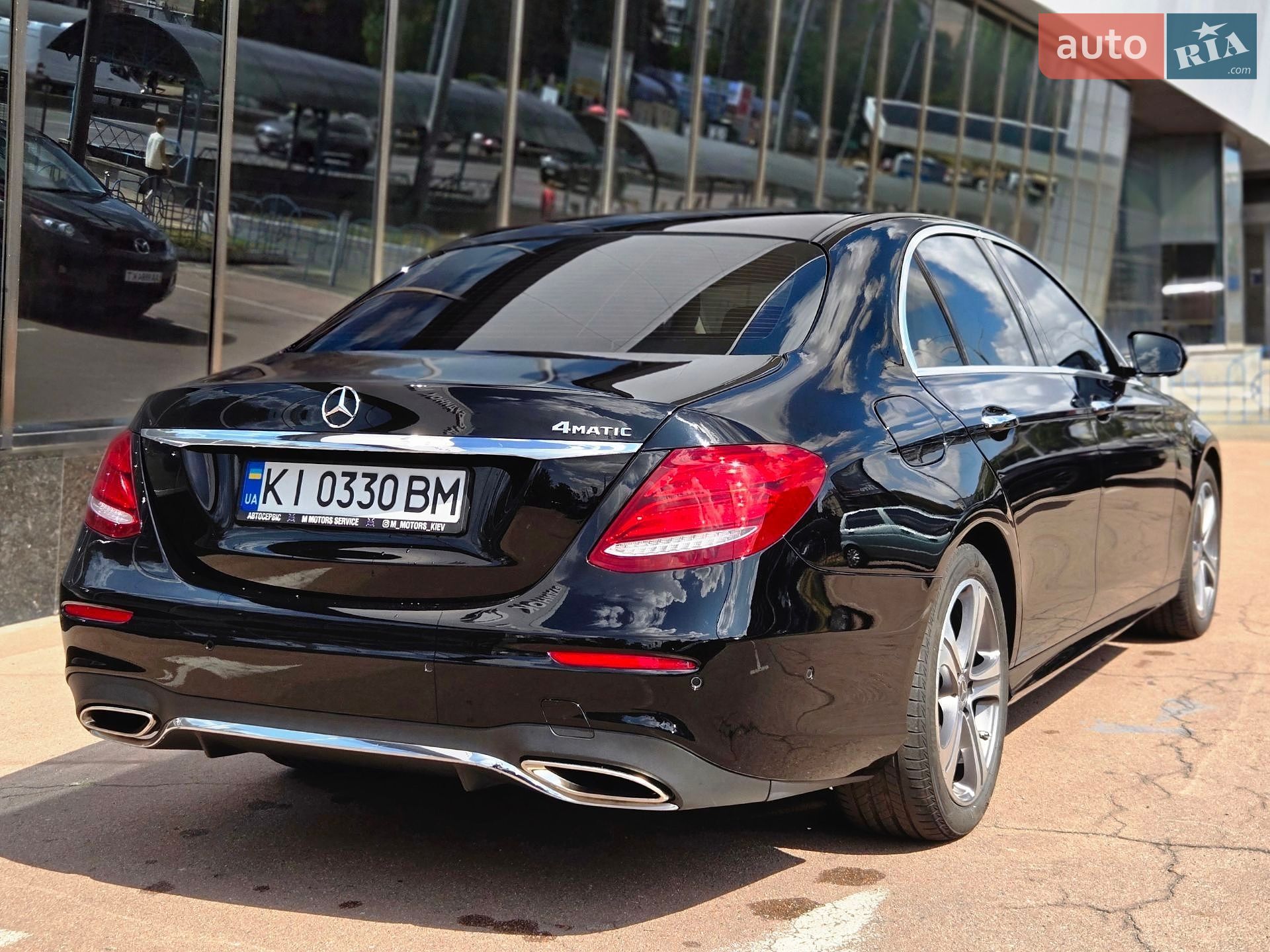 Mercedes-Benz E-Class 2019 VIN WDDZF4KB4KA623569 фото оголошення 4 з 33