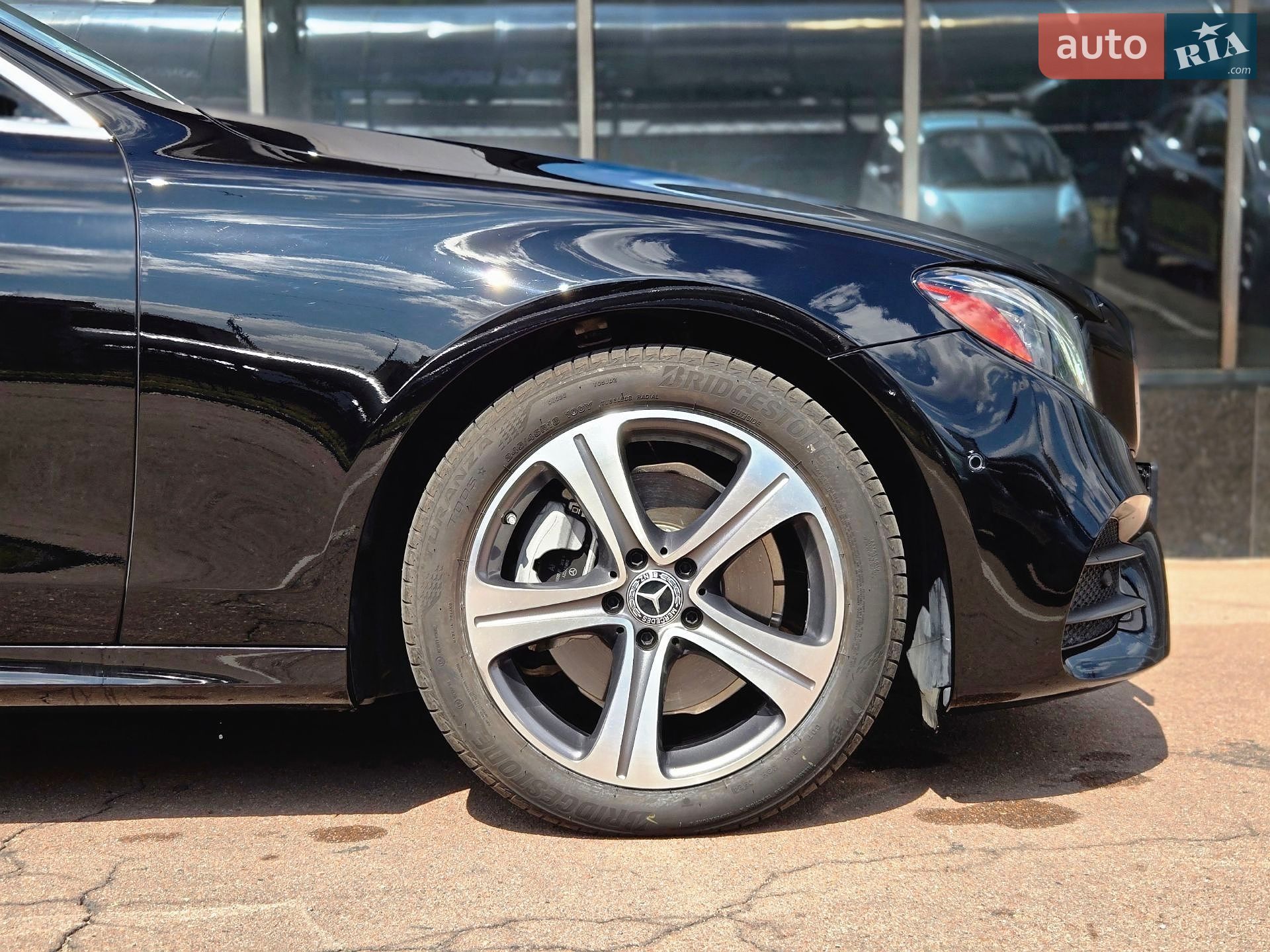 Mercedes-Benz E-Class 2019 VIN WDDZF4KB4KA623569 фото оголошення 8 з 33