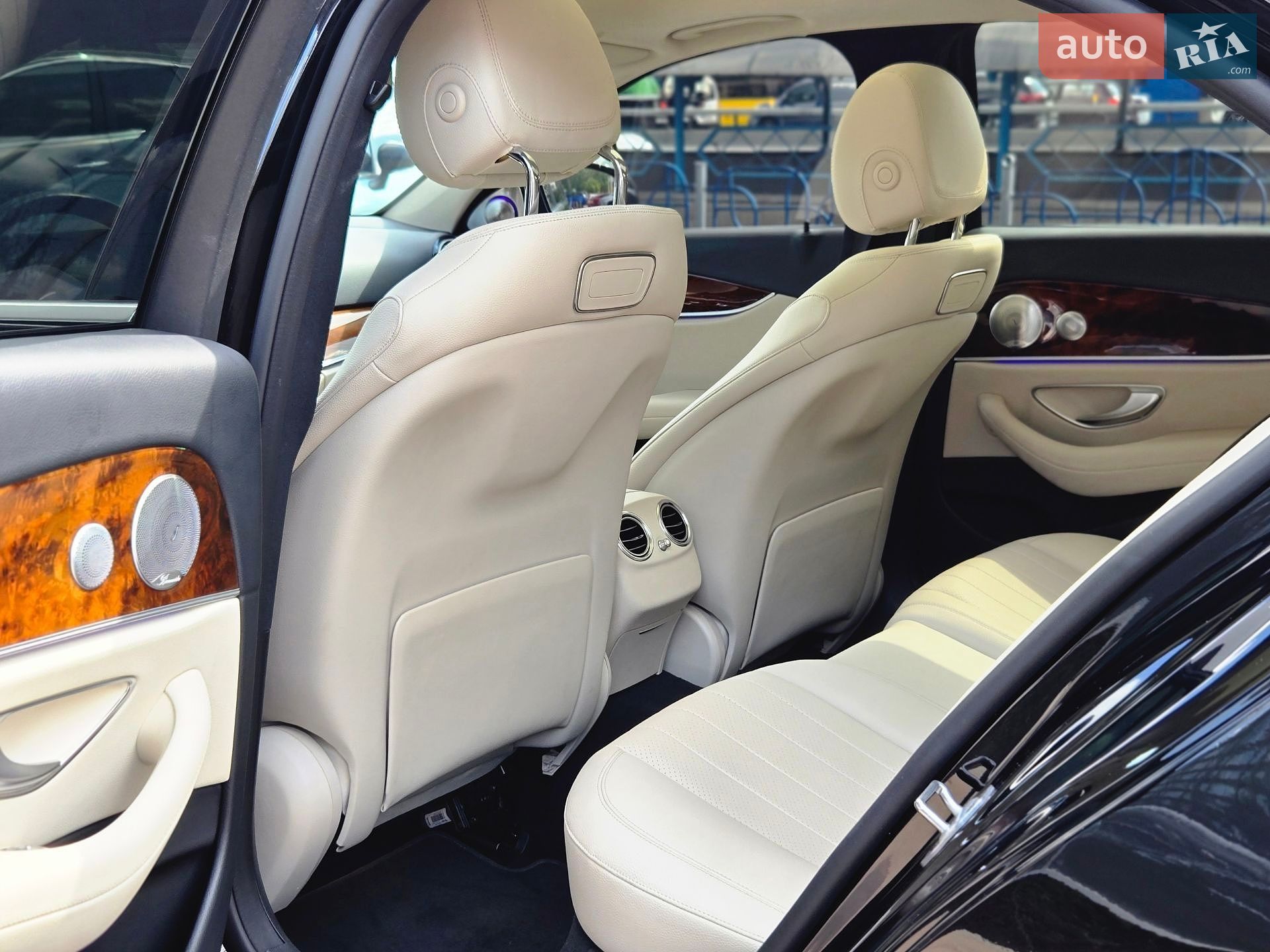 Mercedes-Benz E-Class 2019 VIN WDDZF4KB4KA623569 фото оголошення 17 з 33