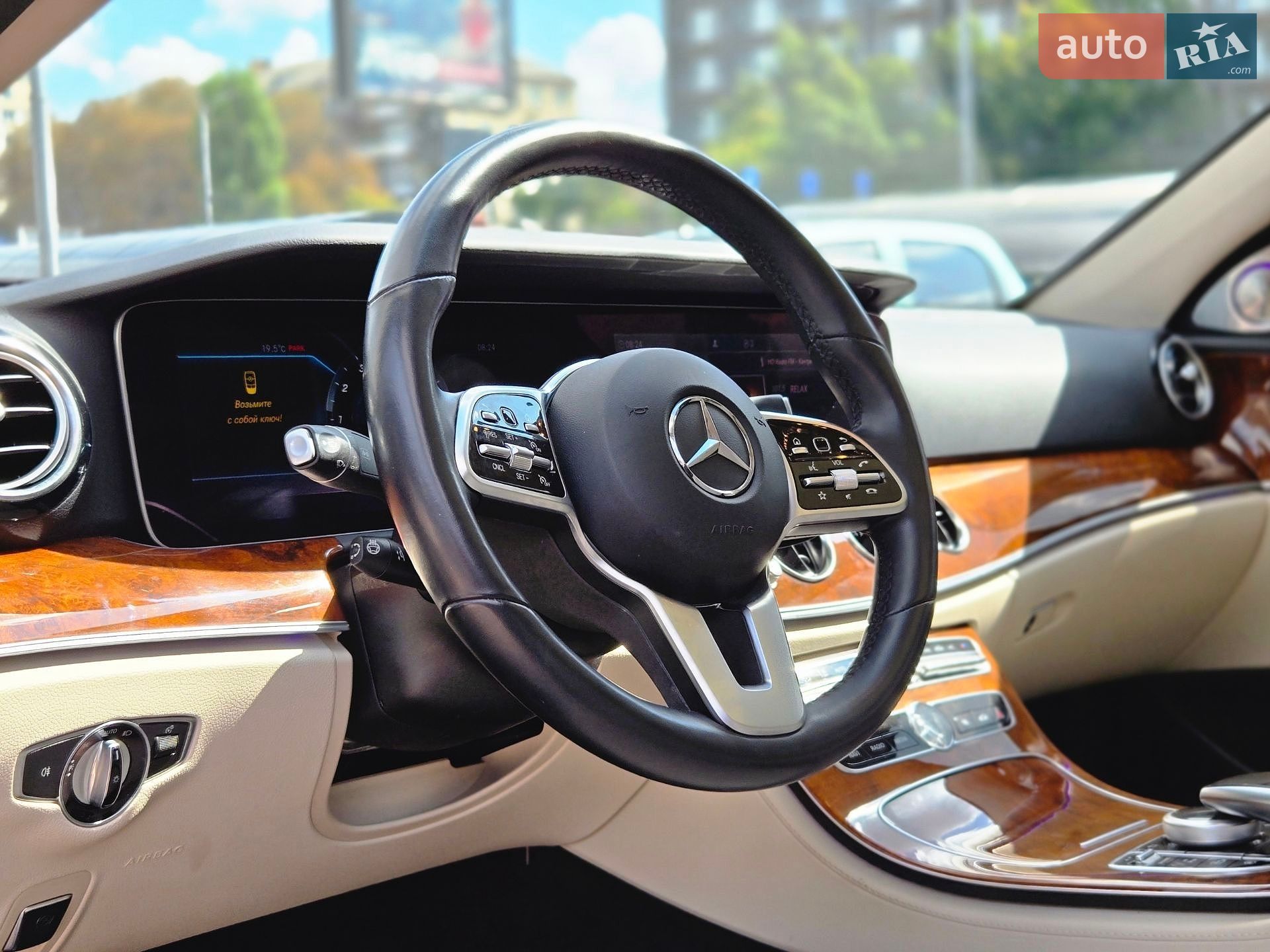 Mercedes-Benz E-Class 2019 VIN WDDZF4KB4KA623569 фото оголошення 25 з 33