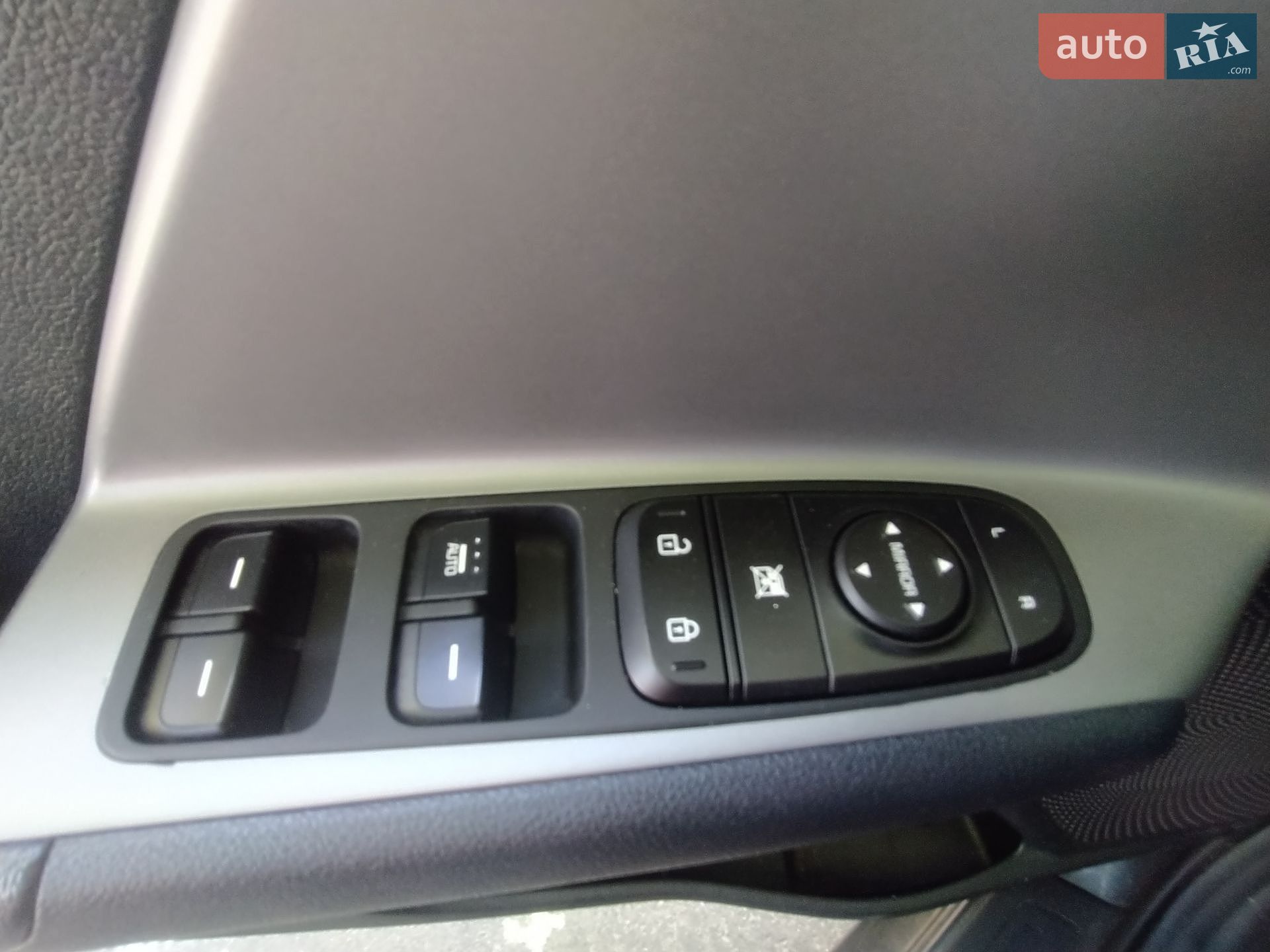 KIA Niro 2017 VIN KNDCB3LC3H5055796 фото оголошення 17 з 22